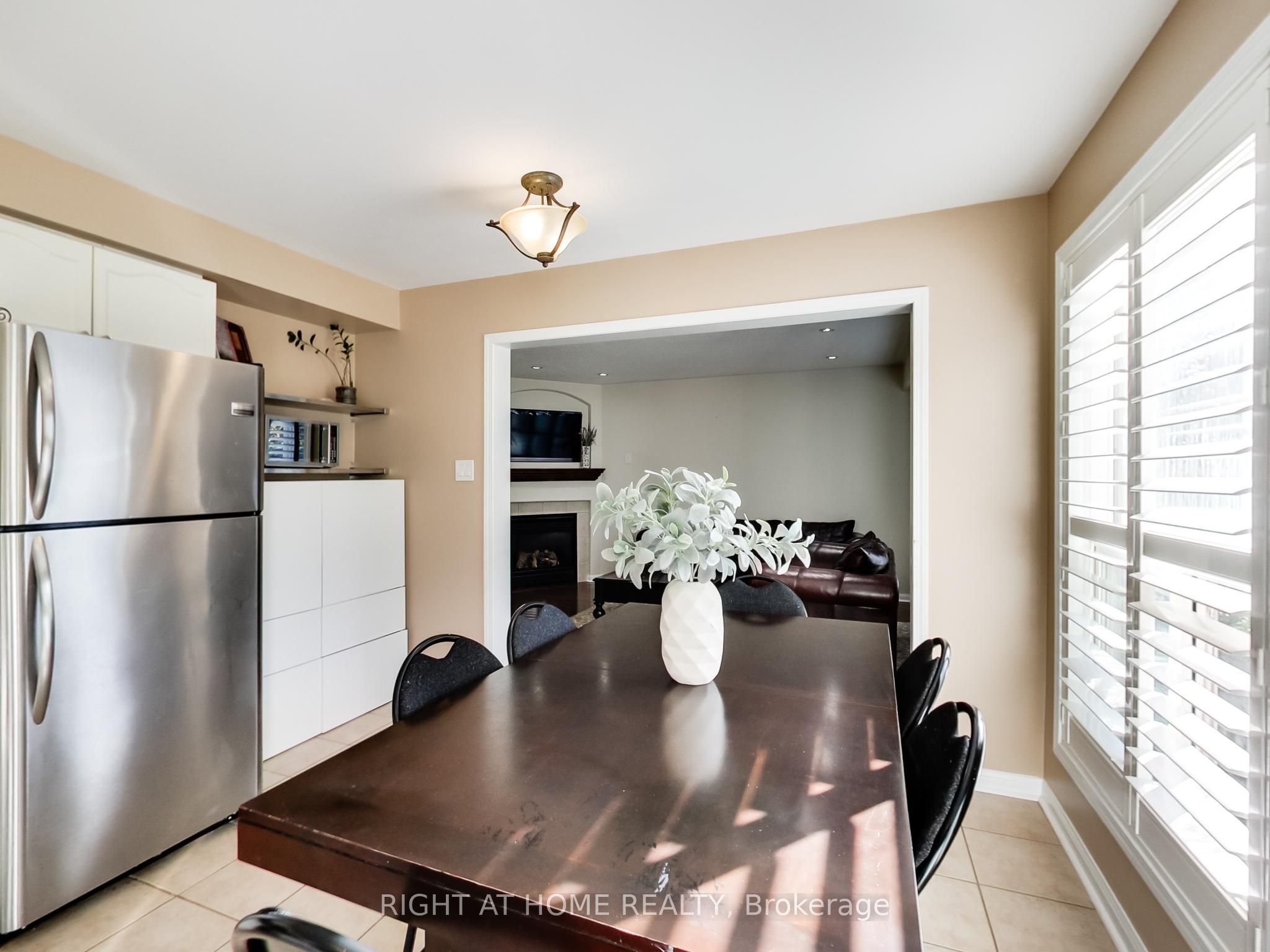 2527 Nettlecreek Crescent Property Photo 17