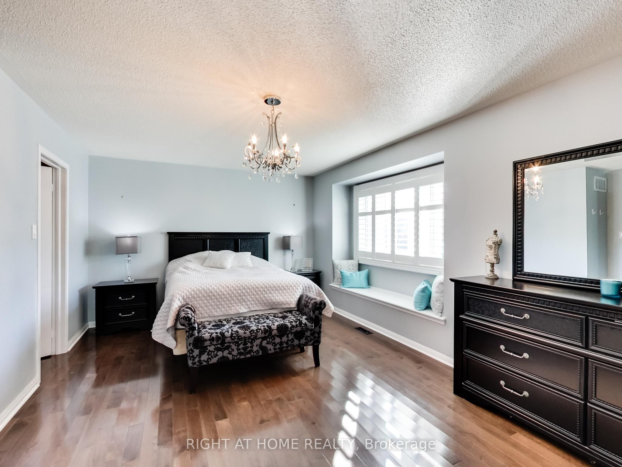 2527 Nettlecreek Crescent Property Photo 21