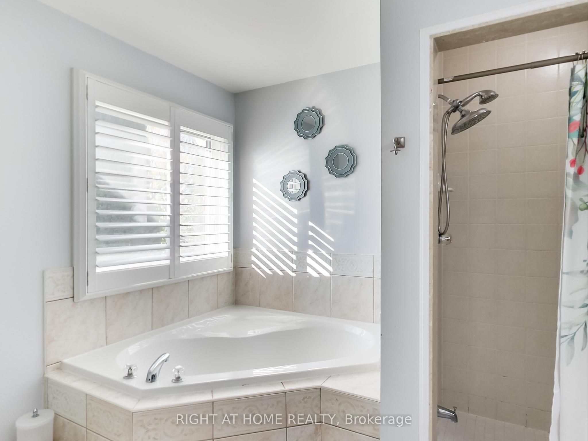 2527 Nettlecreek Crescent Property Photo 27