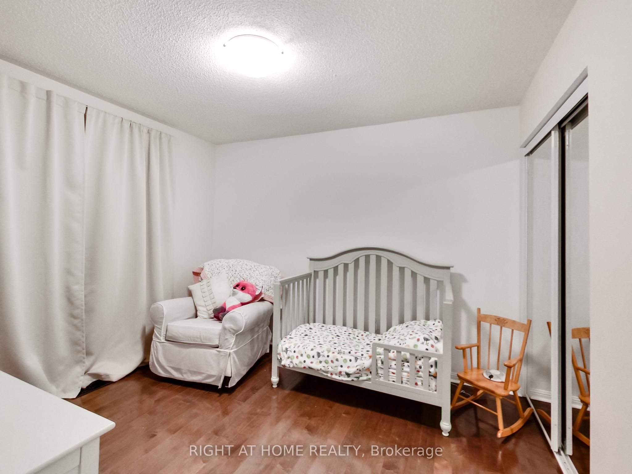 2527 Nettlecreek Crescent Property Photo 29