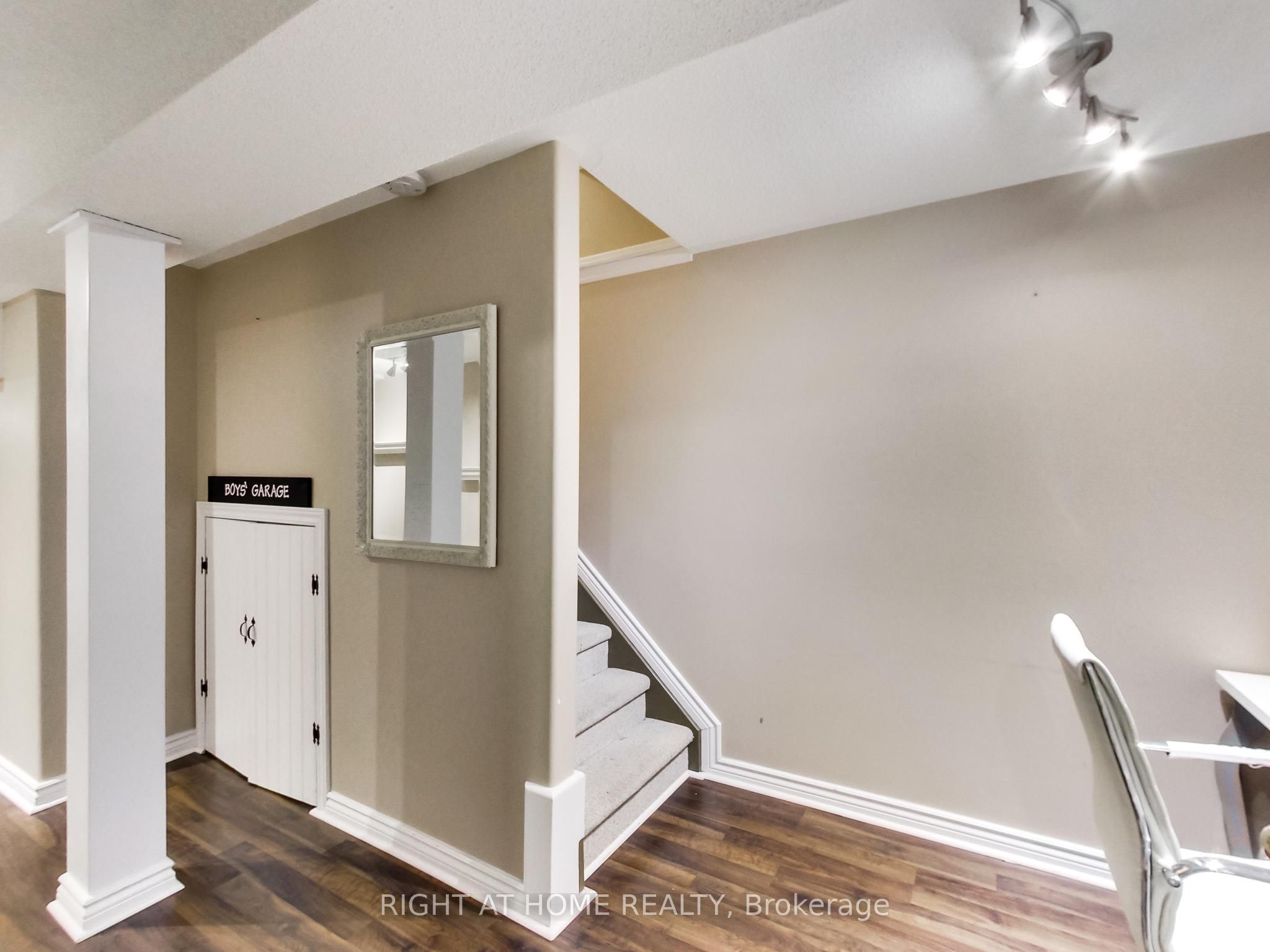 2527 Nettlecreek Crescent Property Photo 35