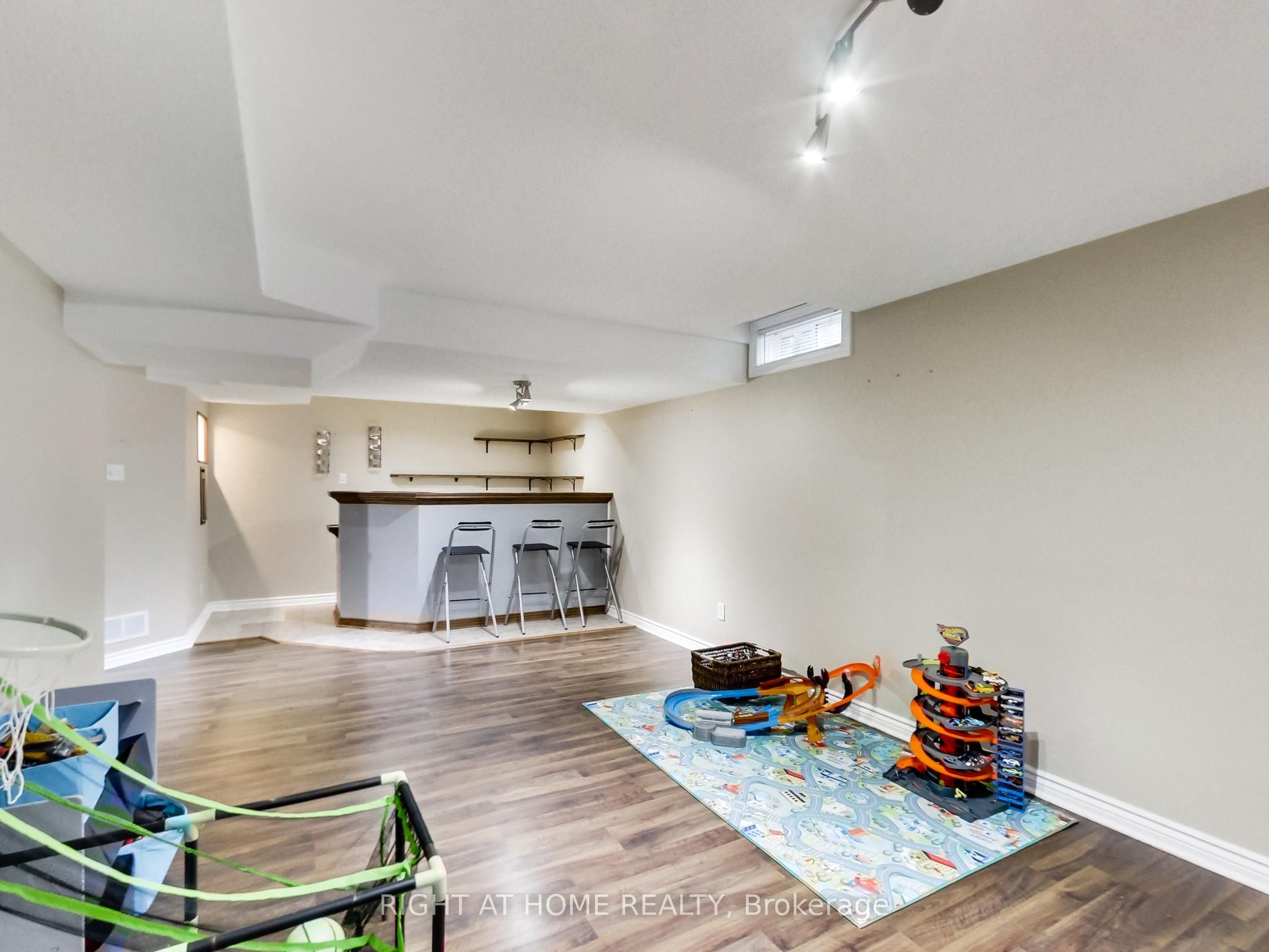 2527 Nettlecreek Crescent Property Photo 42