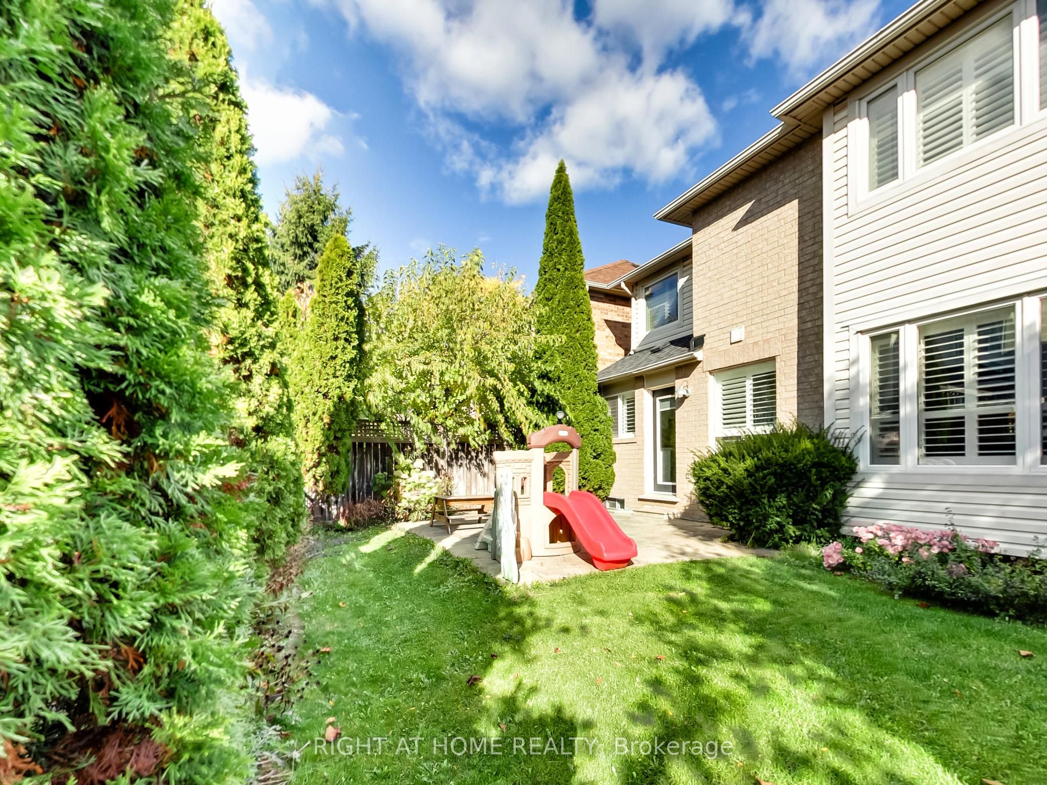 2527 Nettlecreek Crescent Property Photo 47