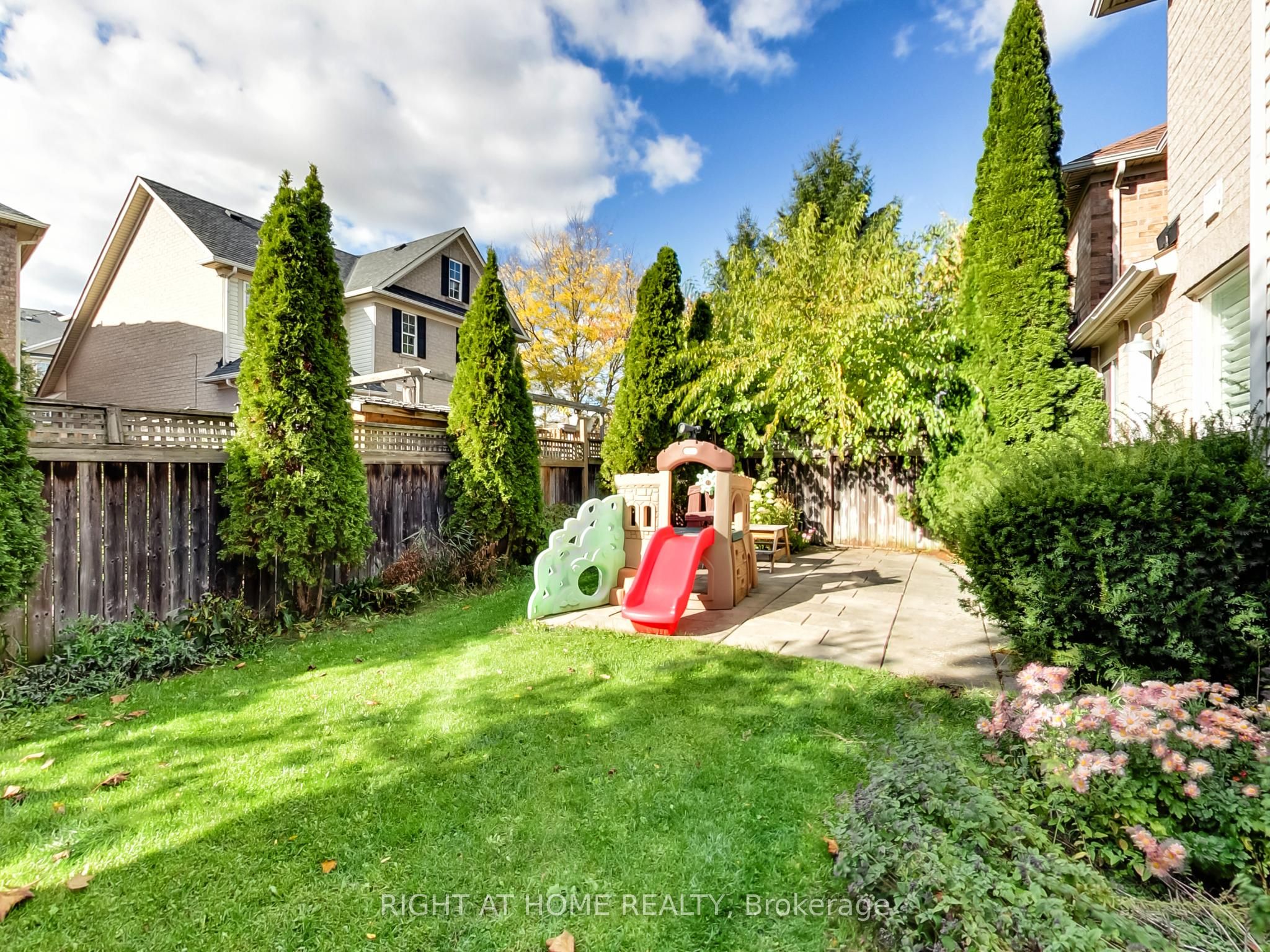 2527 Nettlecreek Crescent Property Photo 48