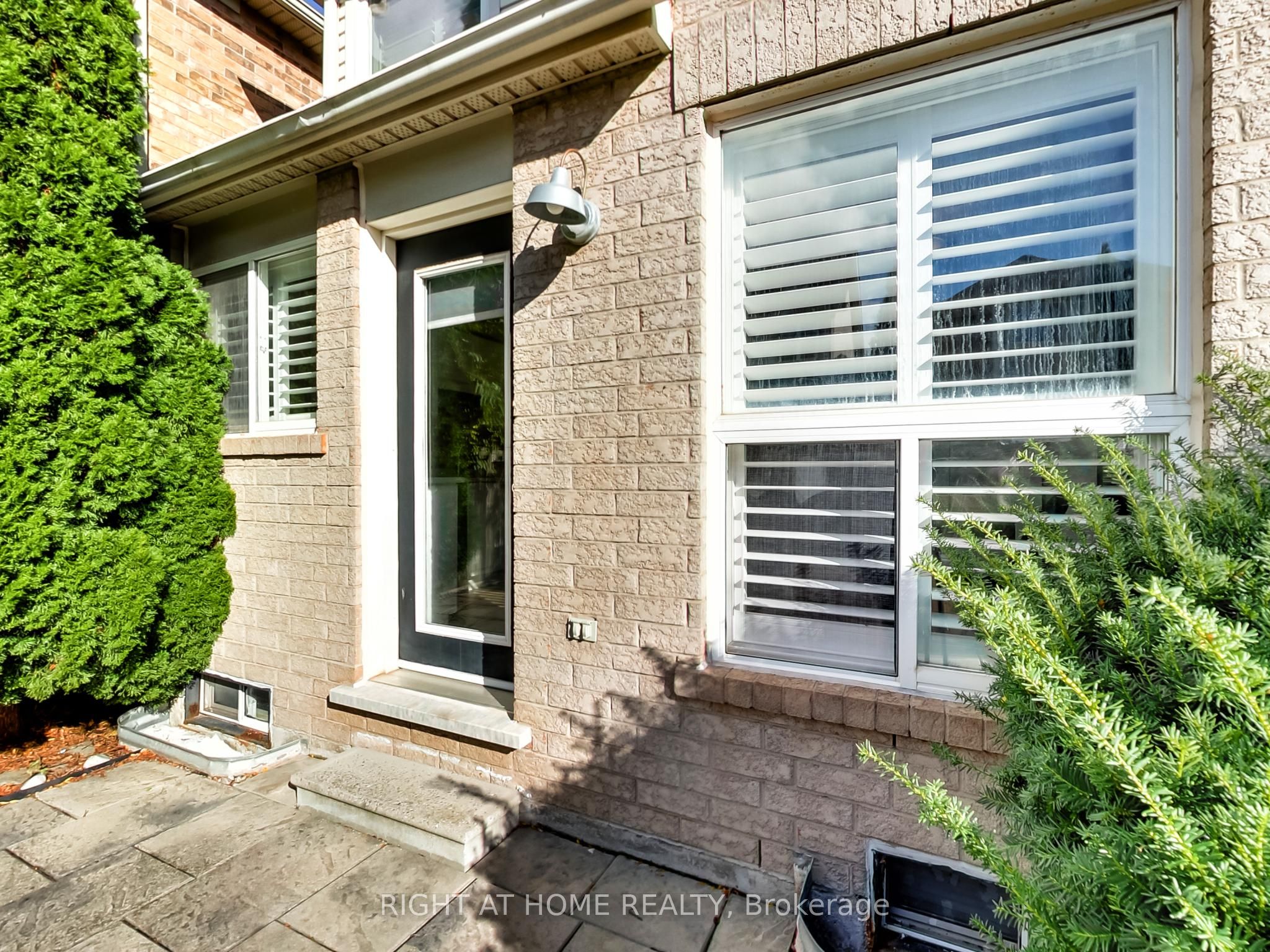 2527 Nettlecreek Crescent Property Photo 49