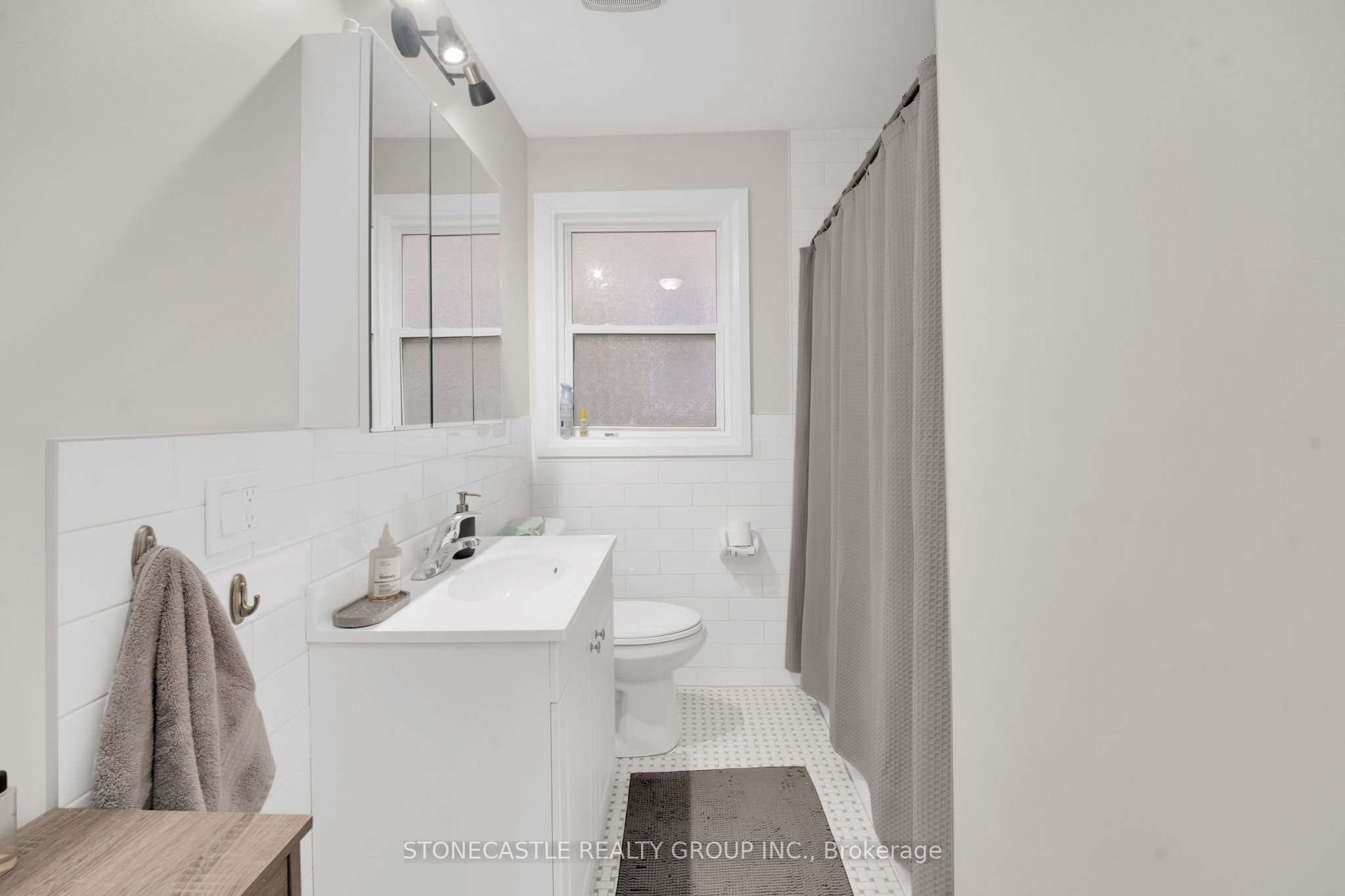55 Thirty Eighth Street Property Photo 9