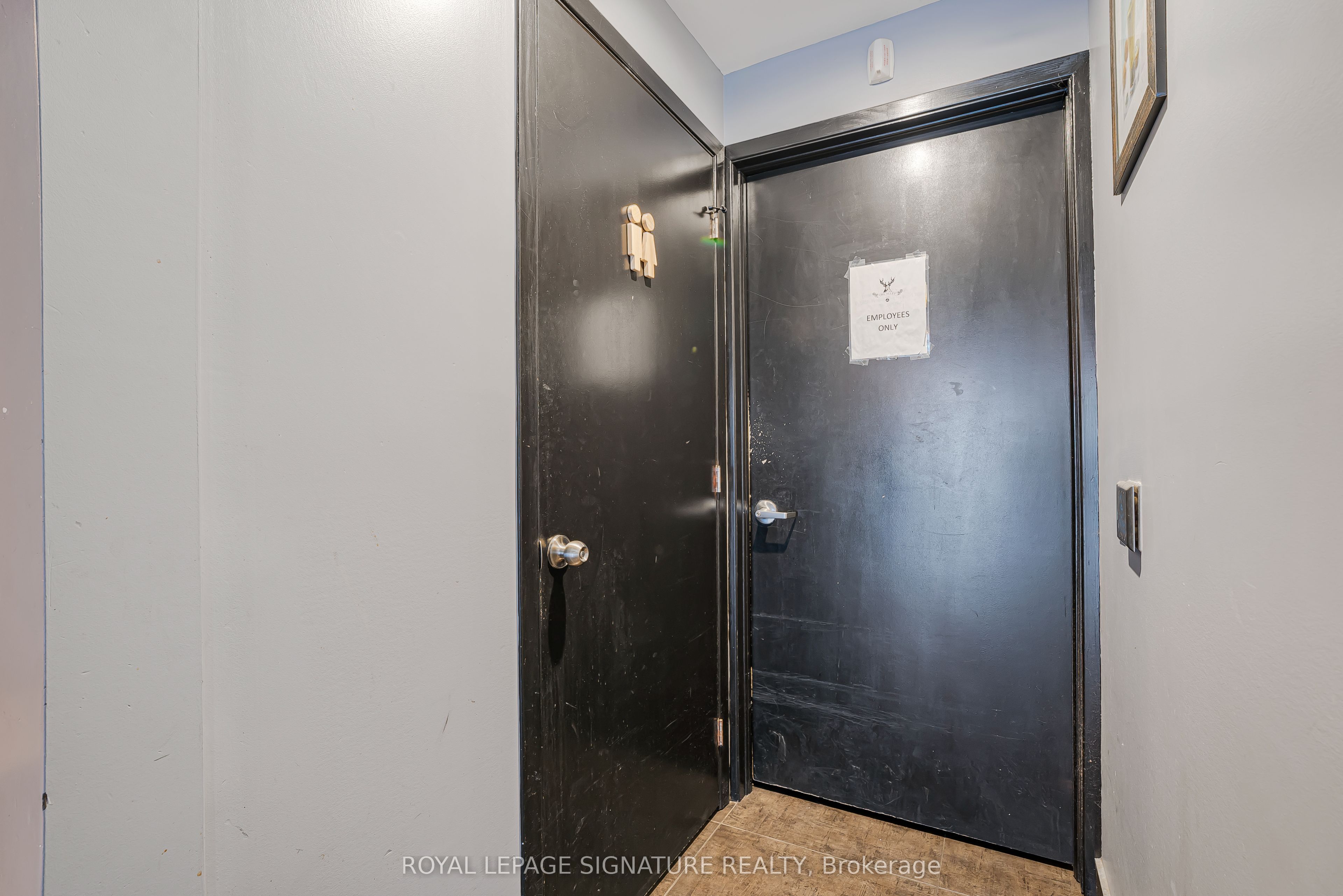 325 Central Parkway W 11 Property Photo 17