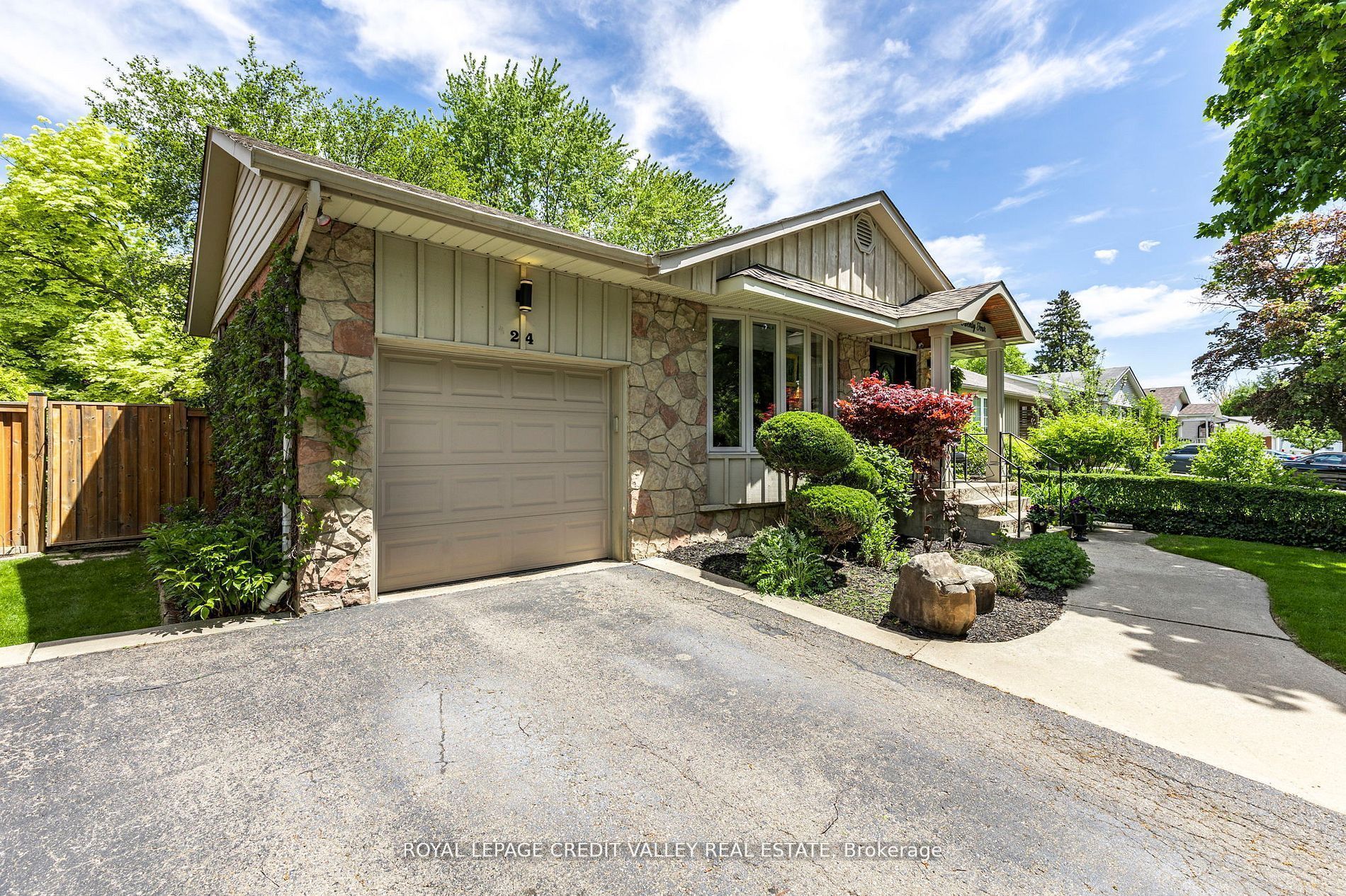 24 Ladore Drive Property Photo 2