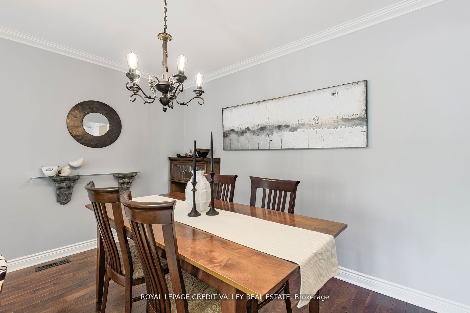 24 Ladore Drive Property Photo 7
