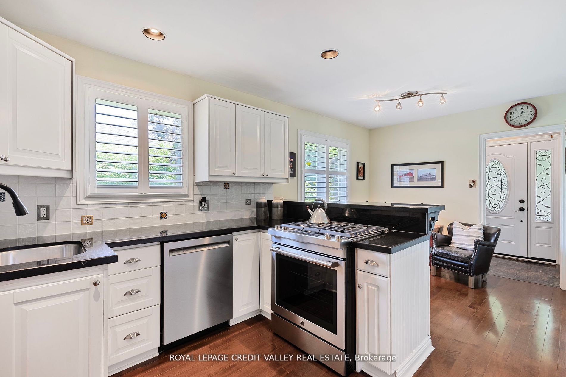 24 Ladore Drive Property Photo 9
