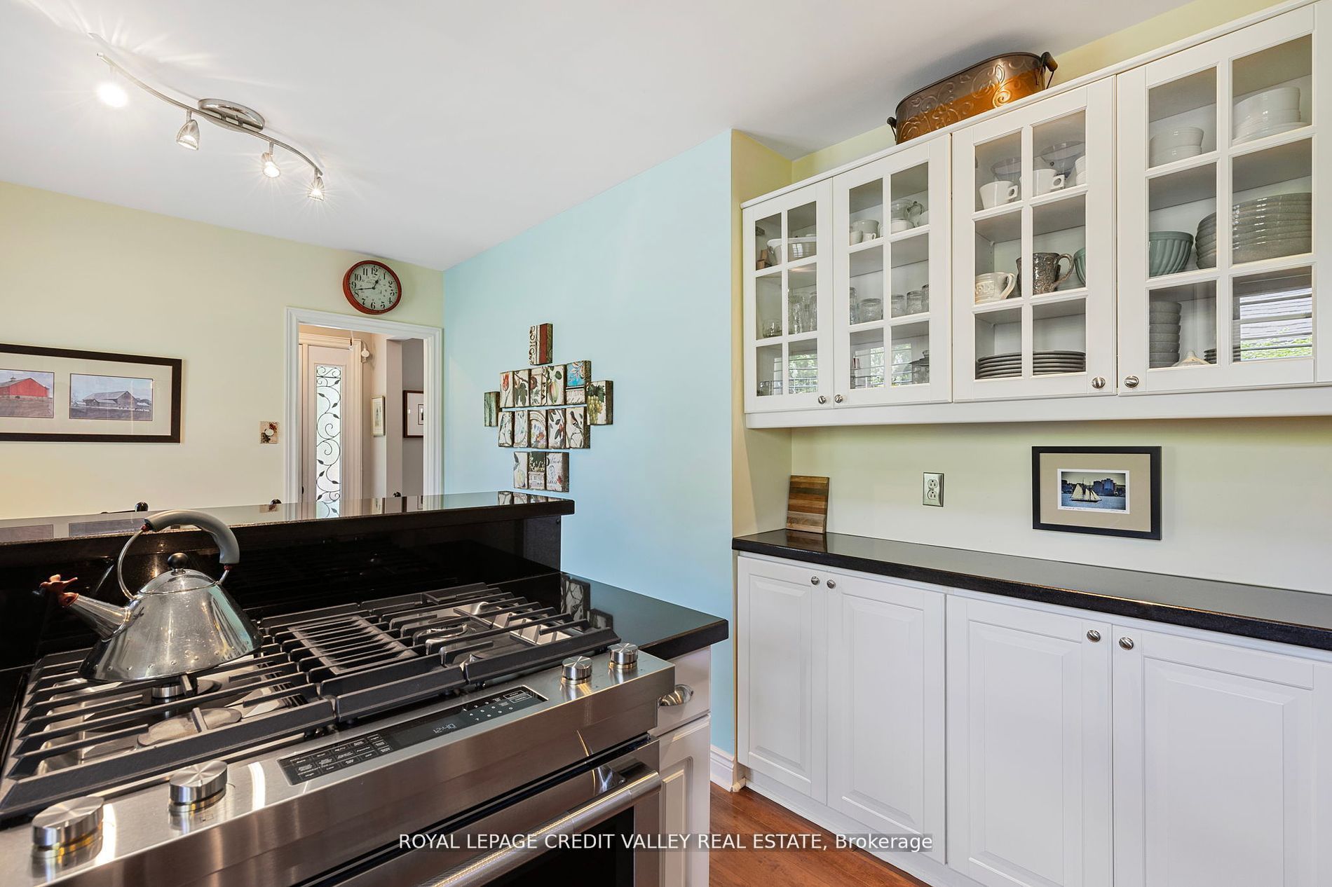 24 Ladore Drive Property Photo 12