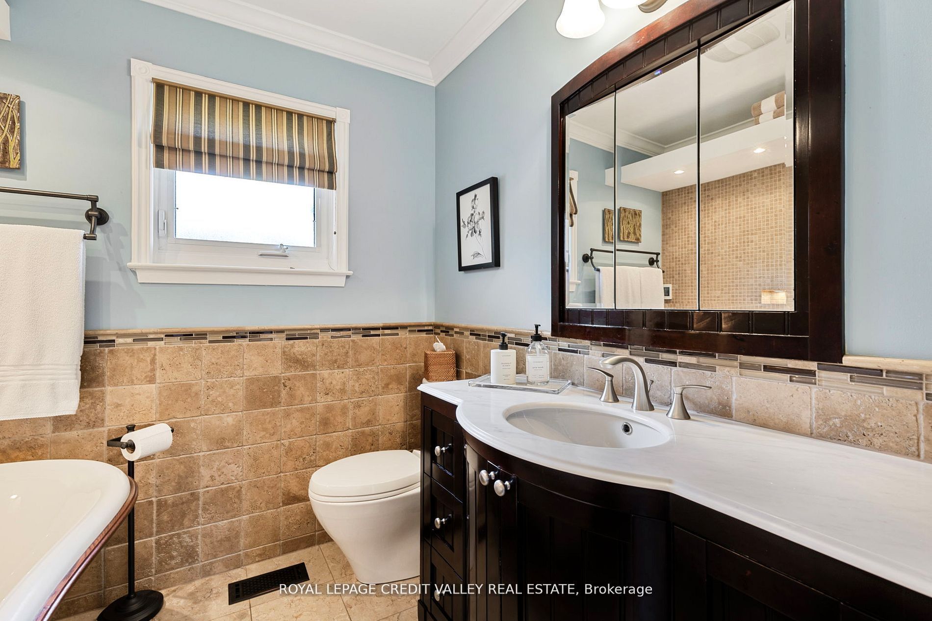 24 Ladore Drive Property Photo 20