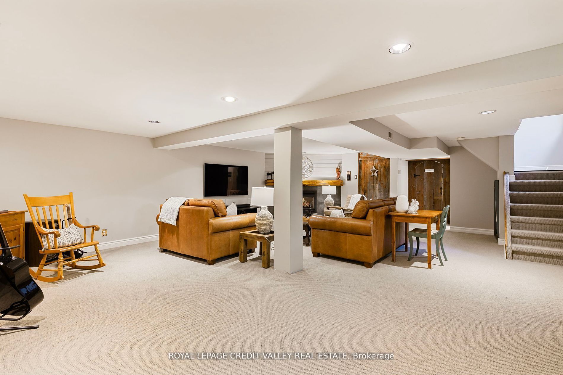 24 Ladore Drive Property Photo 26