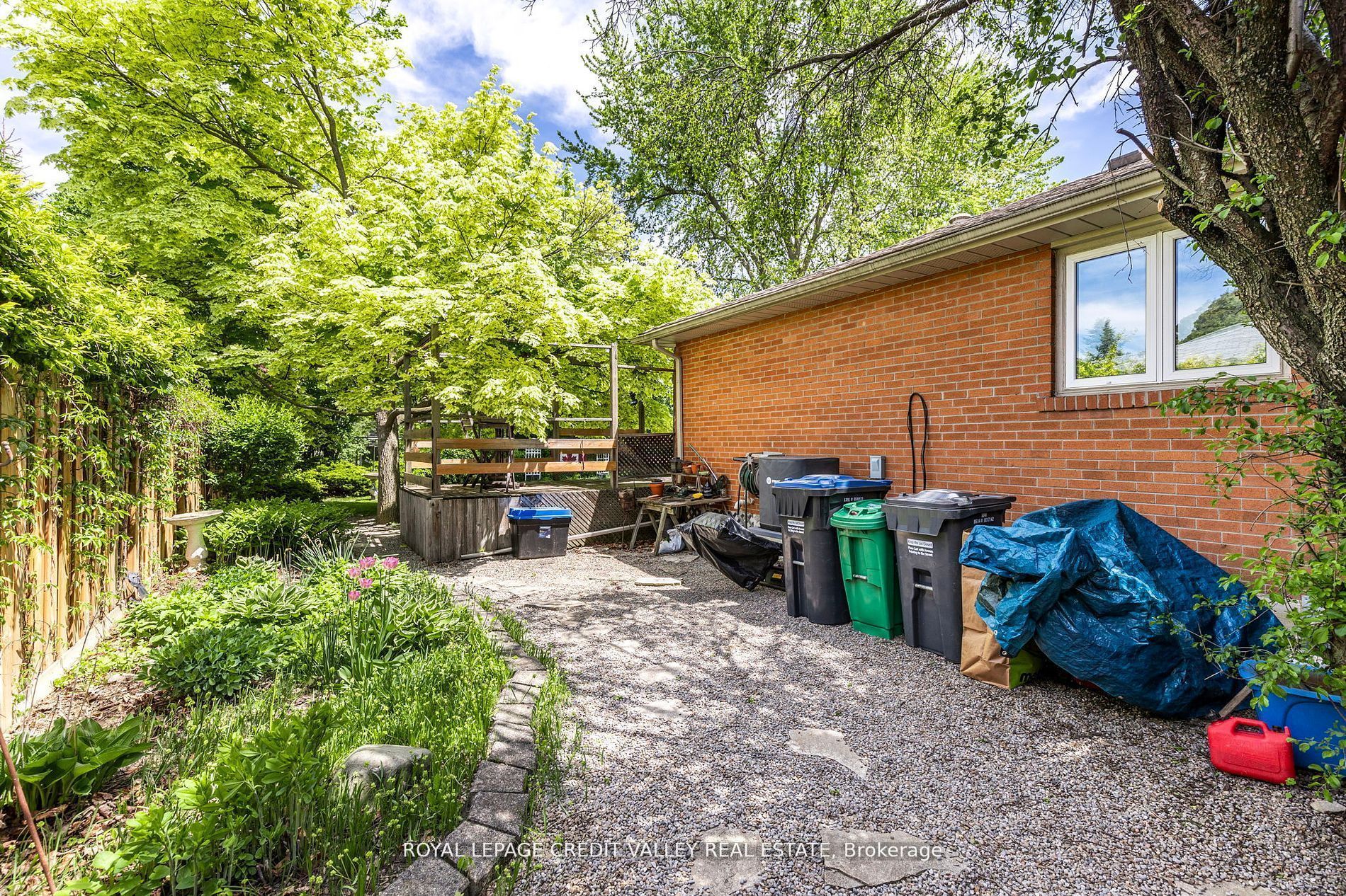 24 Ladore Drive Property Photo 30