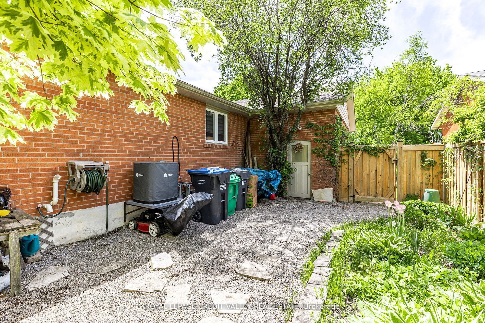 24 Ladore Drive Property Photo 31