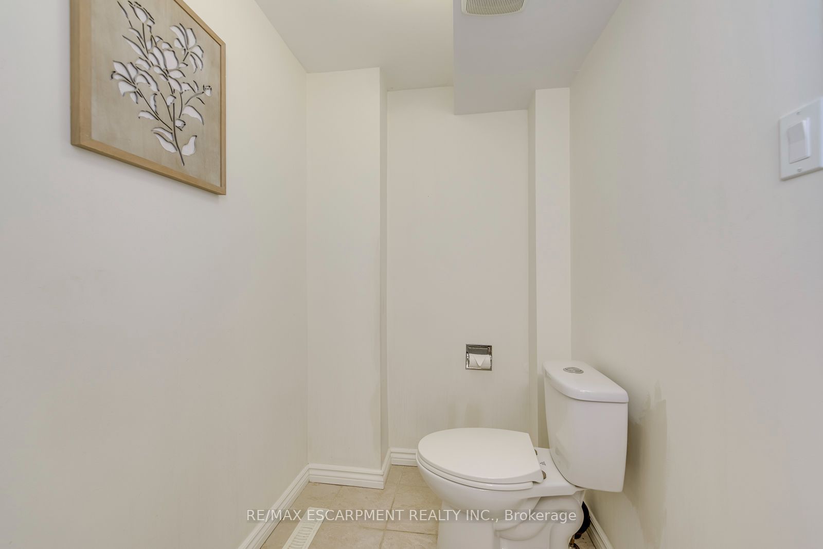 2549 Addingham Crescent Property Photo 12