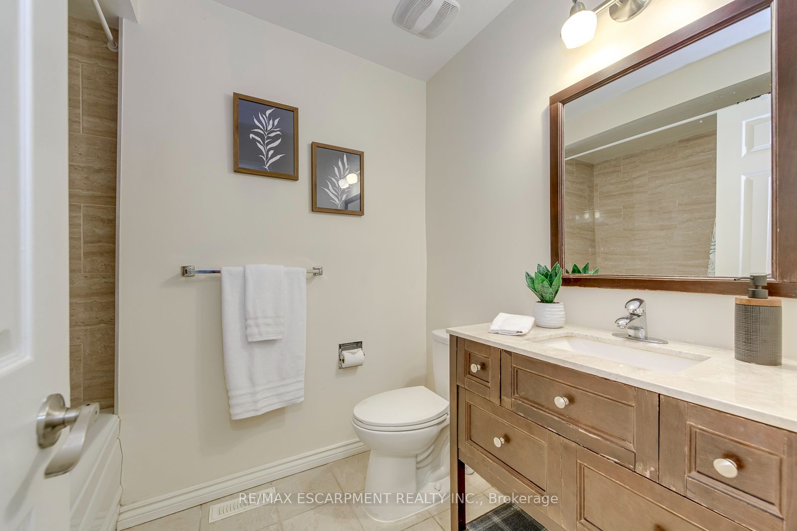 2549 Addingham Crescent Property Photo 20
