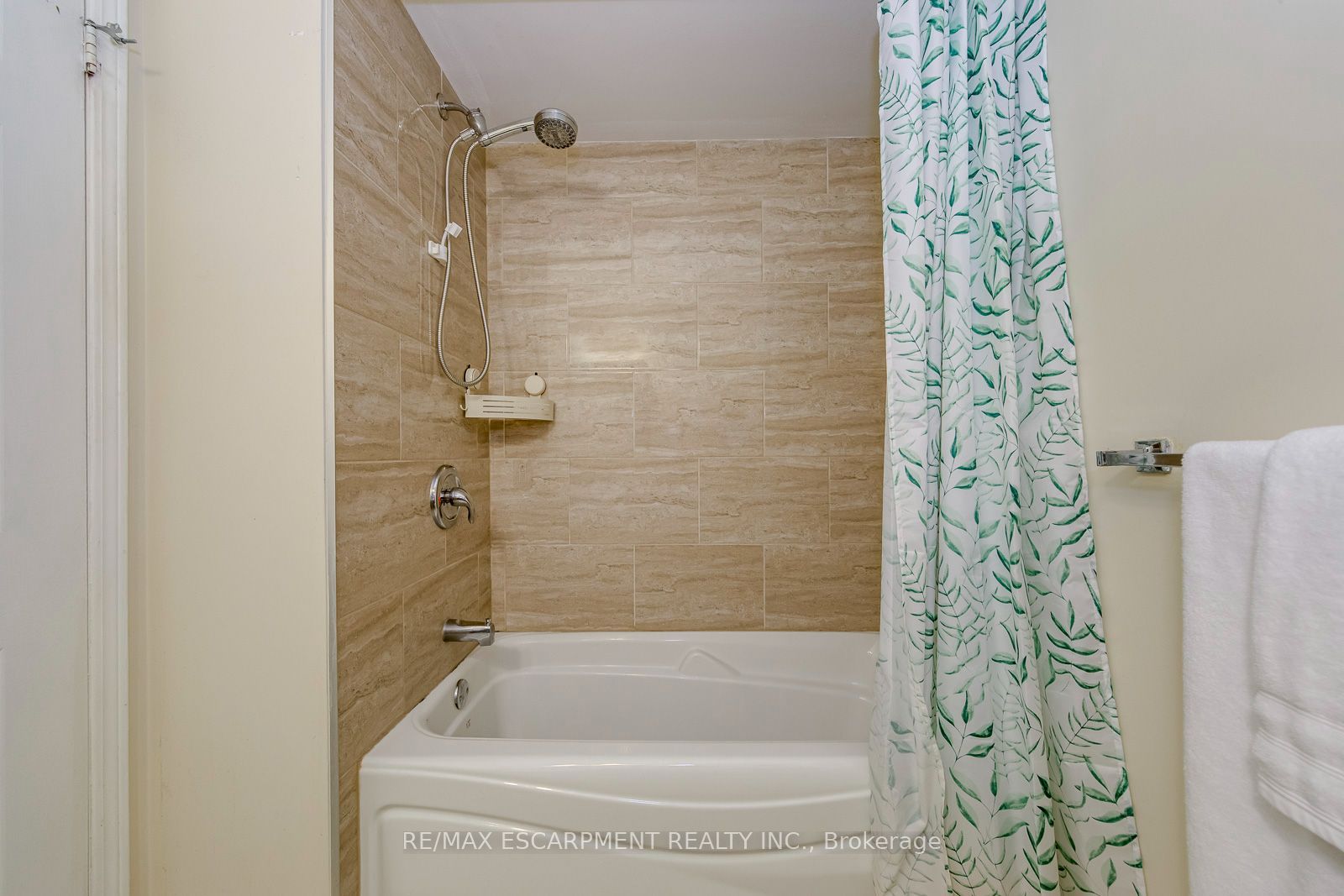 2549 Addingham Crescent Property Photo 21