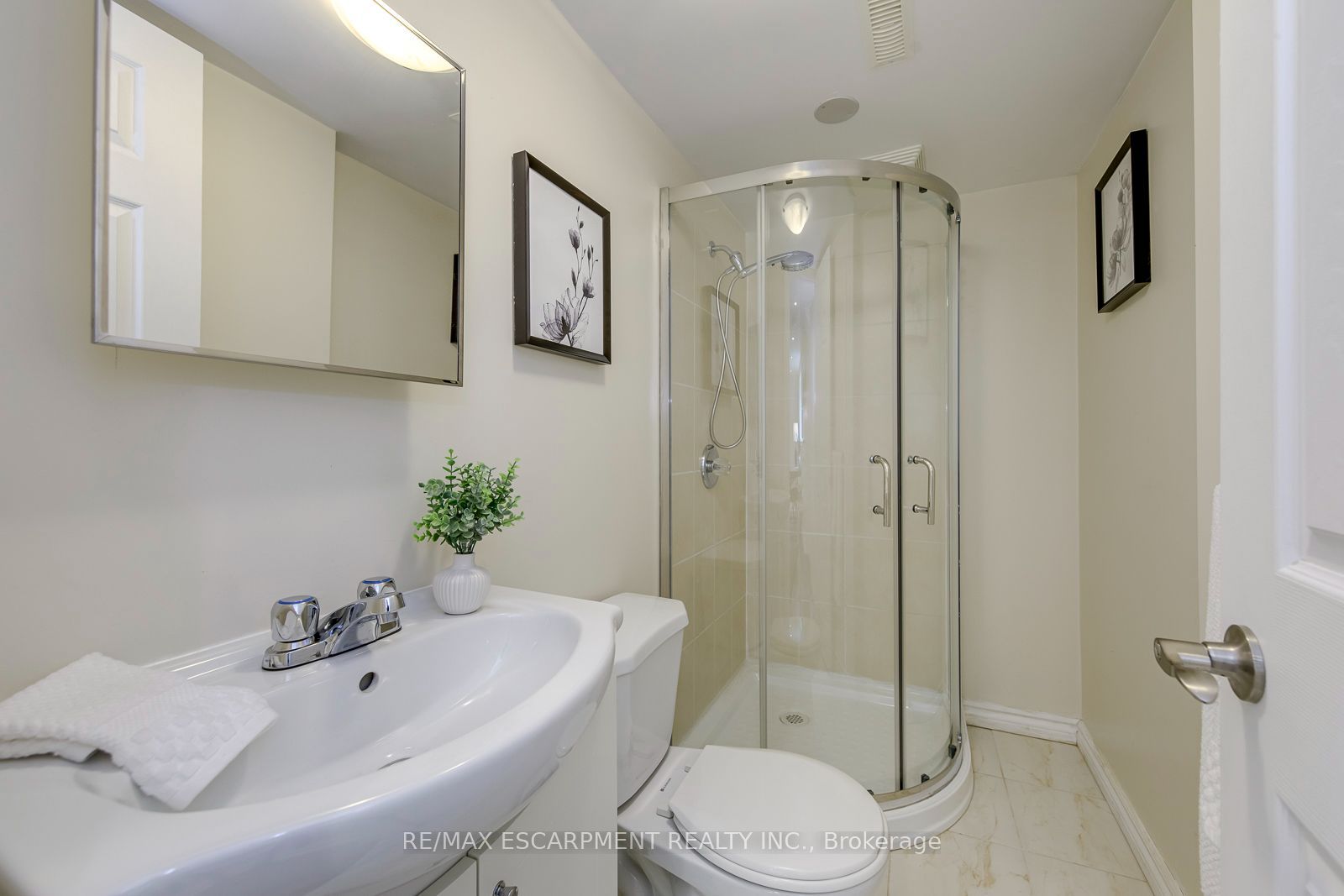 2549 Addingham Crescent Property Photo 26