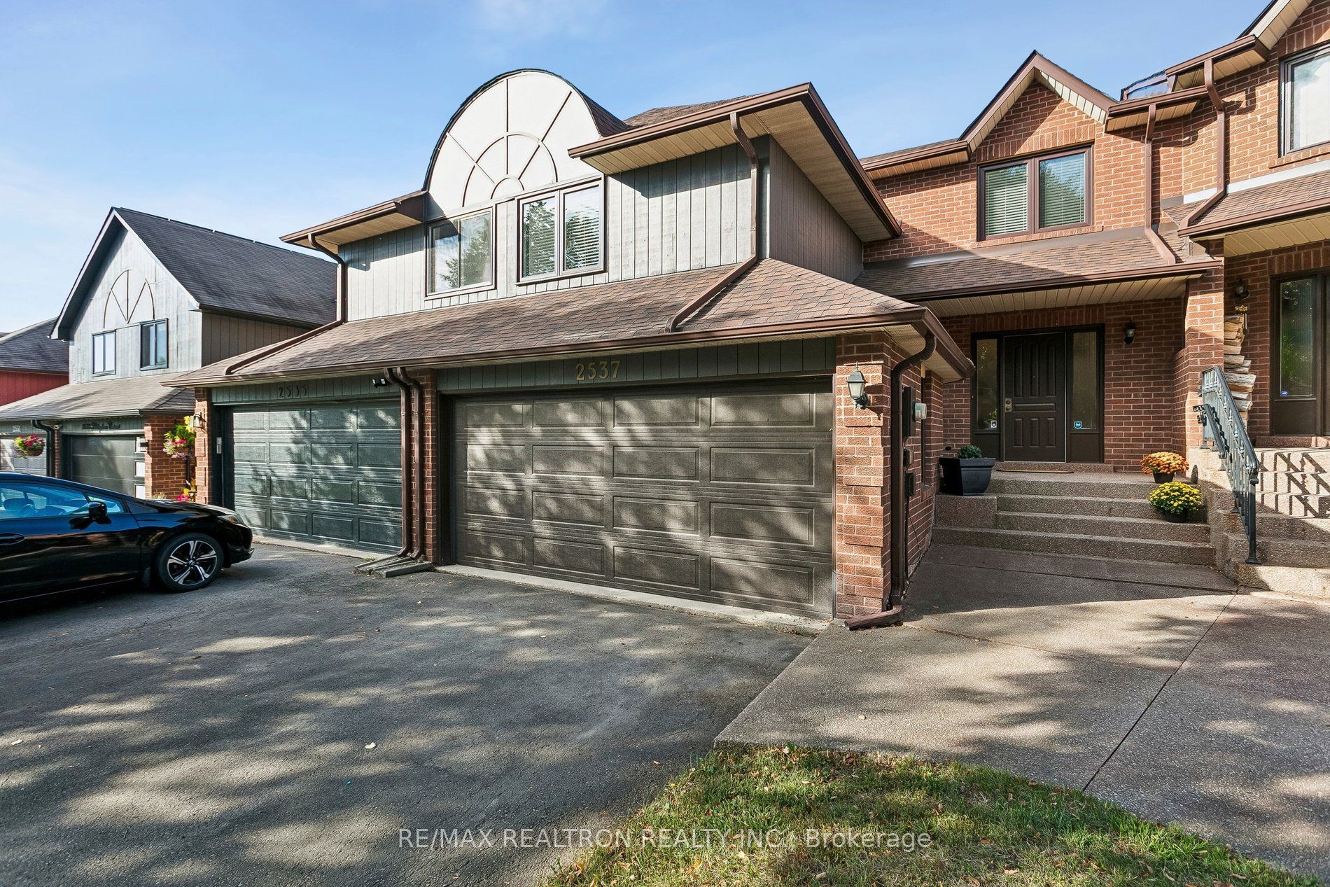 2537 Addingham Crescent Property Photo 1