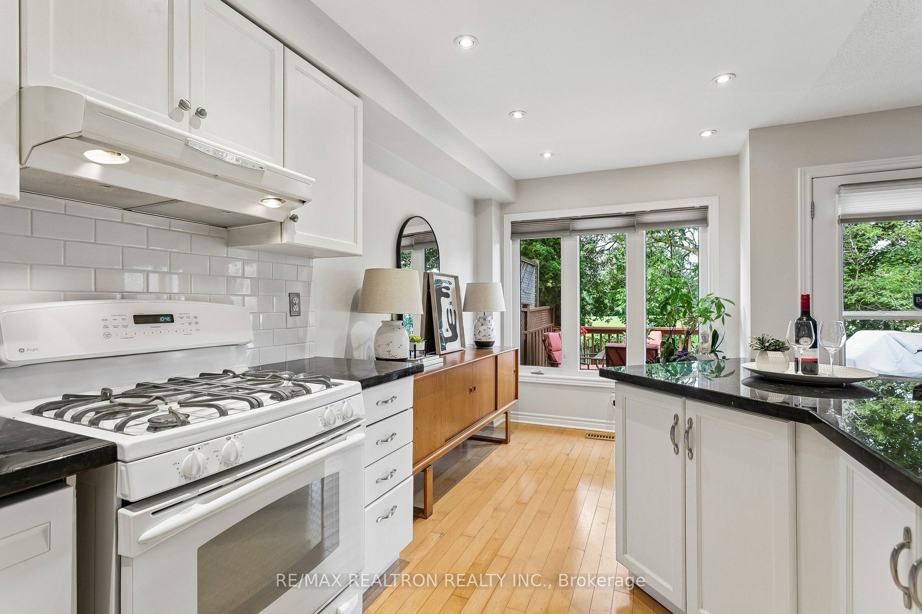 2537 Addingham Crescent Property Photo 14