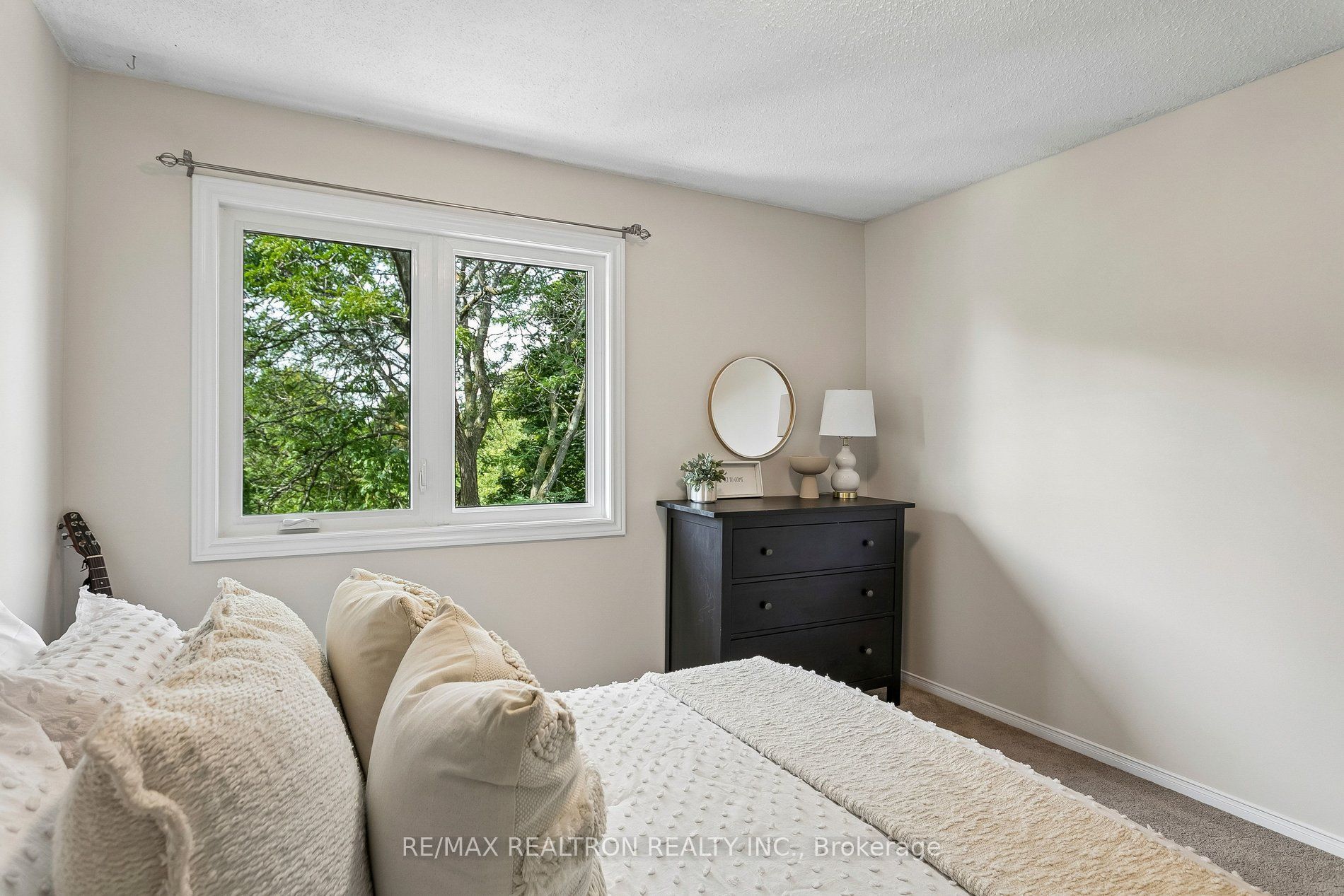 2537 Addingham Crescent Property Photo 24
