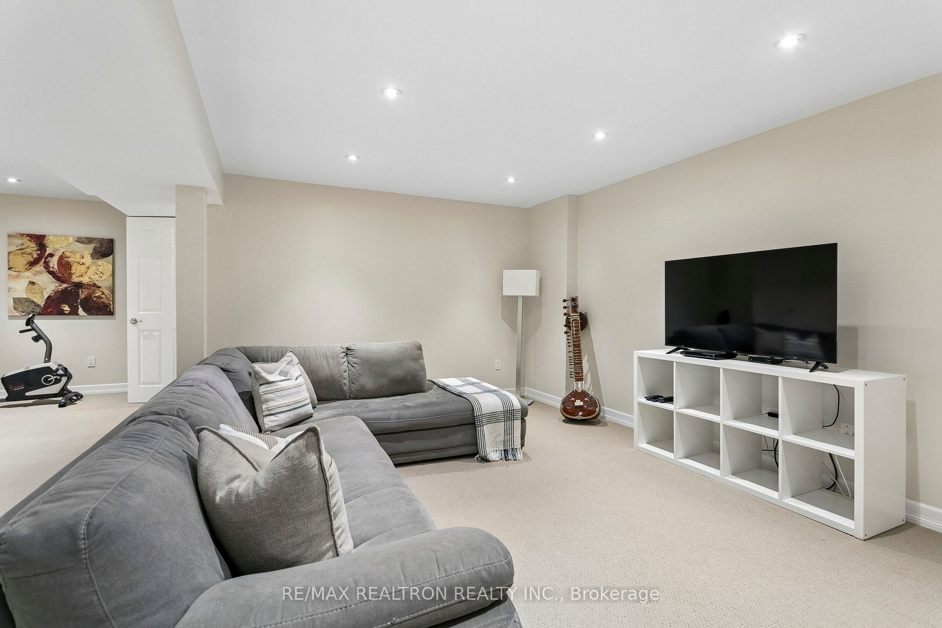 2537 Addingham Crescent Property Photo 29