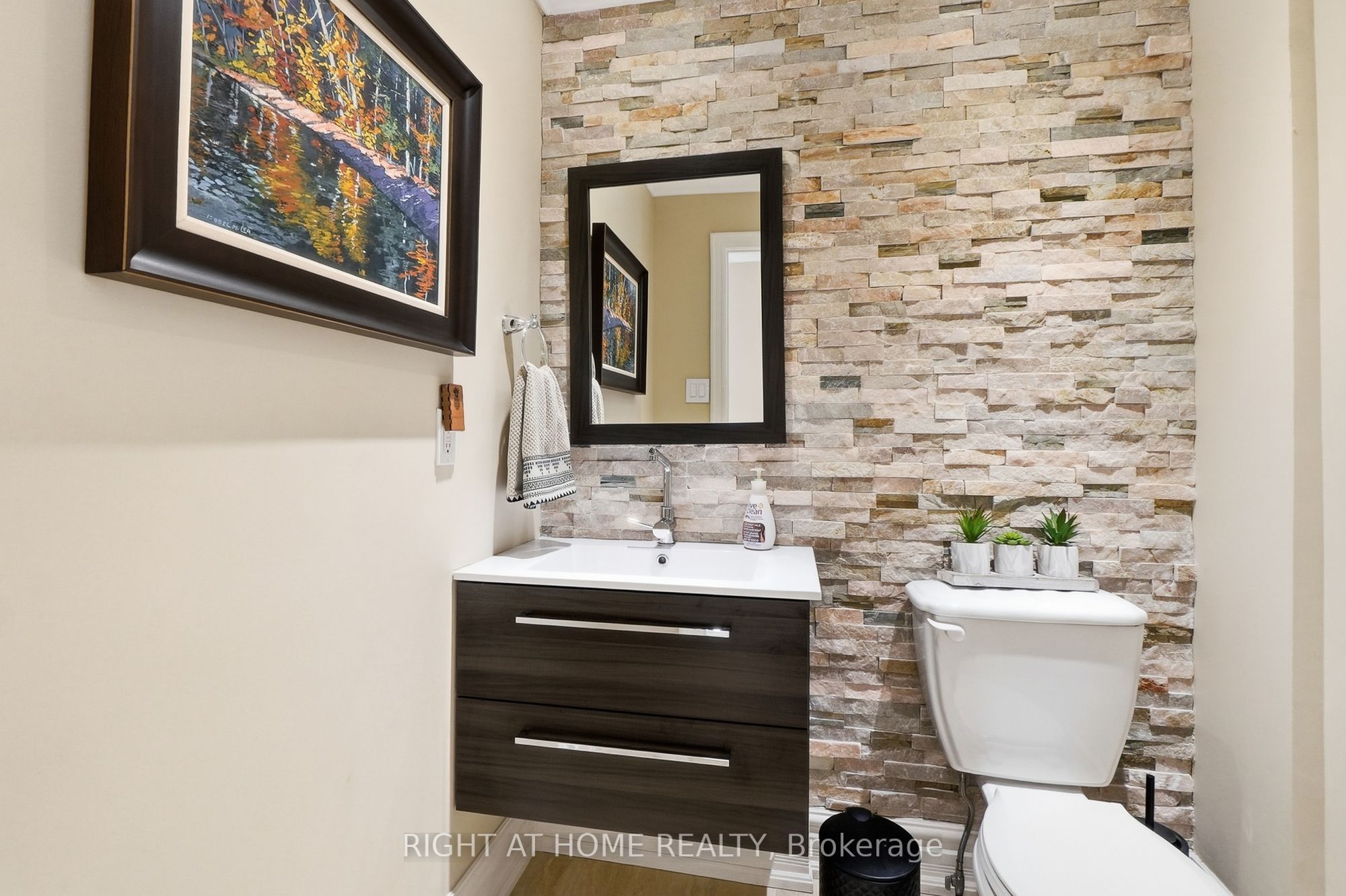 1594 Heritage Way Property Photo 19