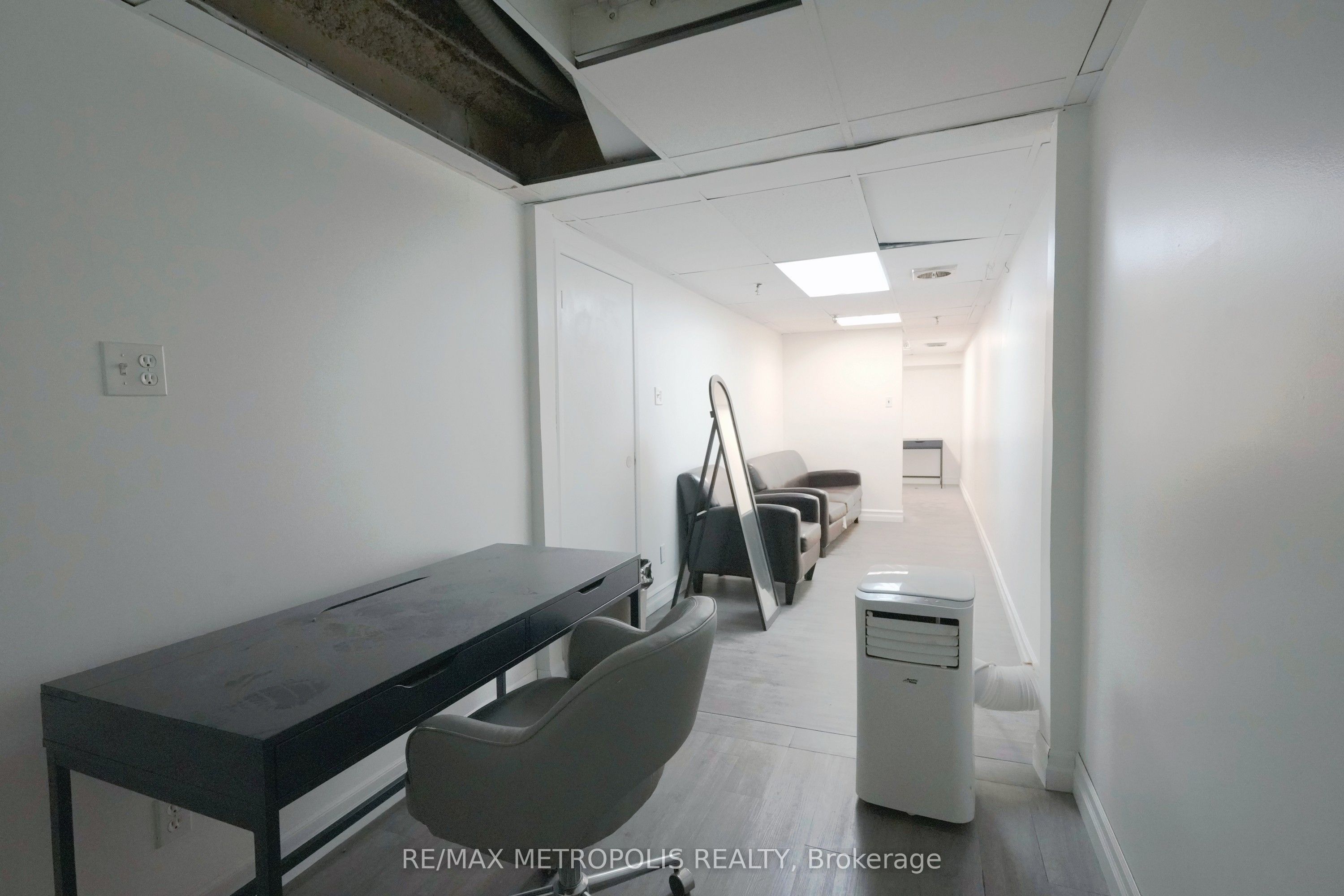 258 Wallace Avenue Studio 1-2 Property Photo 2