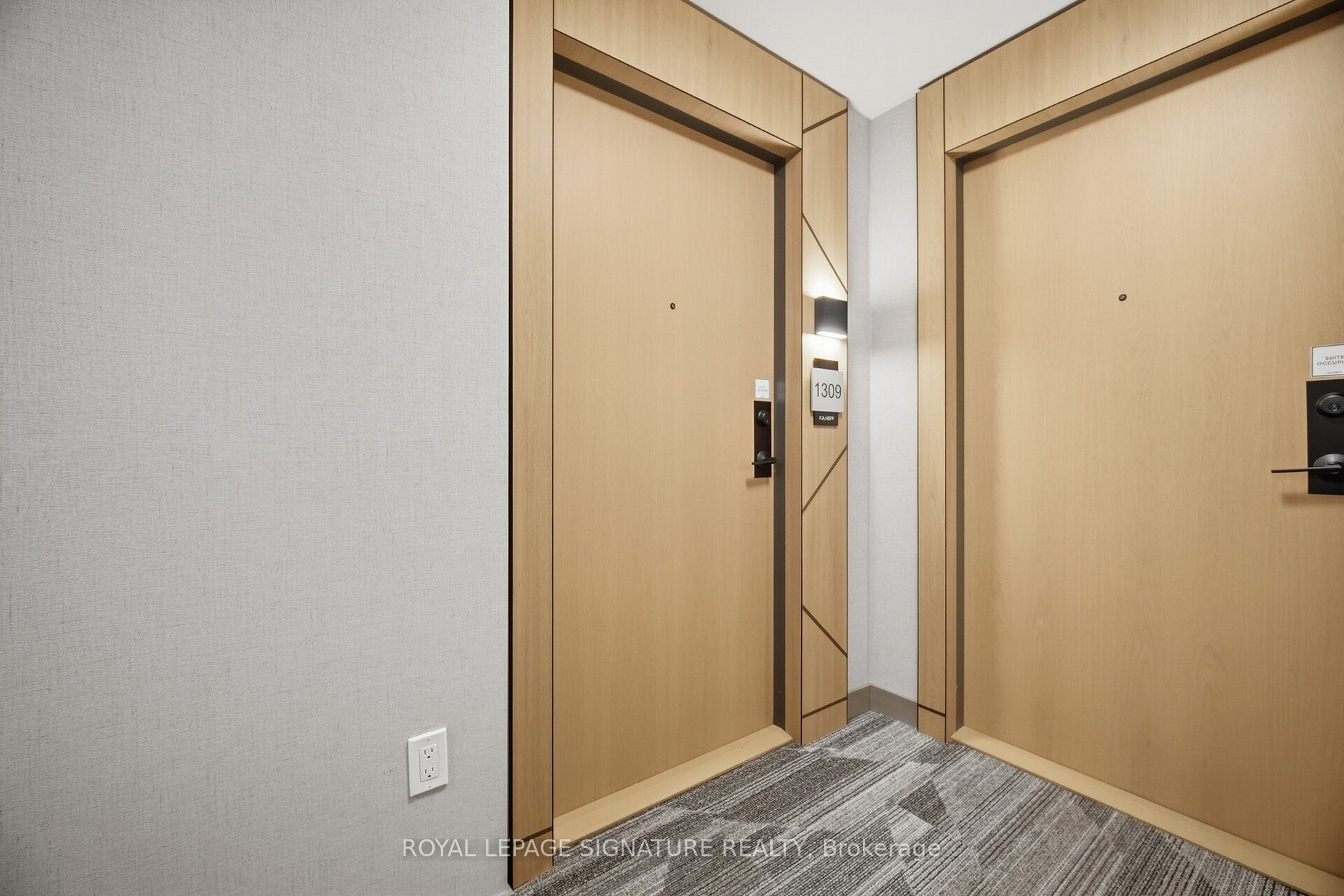 204 Burnhamthorpe Road E 1309 Property Photo 6