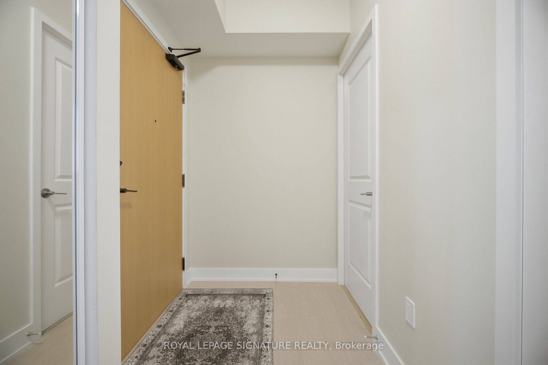204 Burnhamthorpe Road E 1309 Property Photo 7