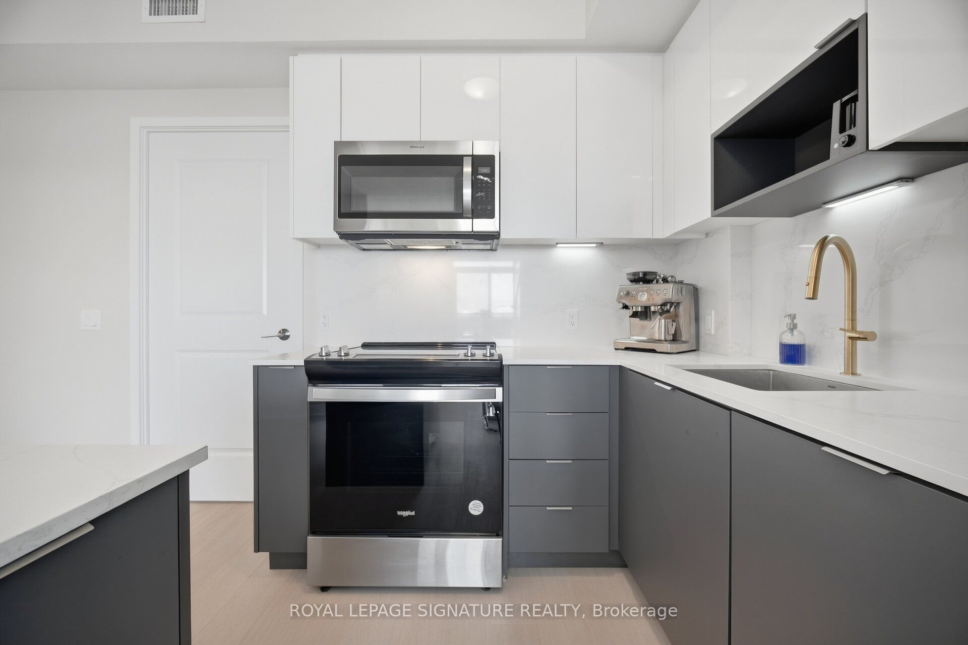204 Burnhamthorpe Road E 1309 Property Photo 11
