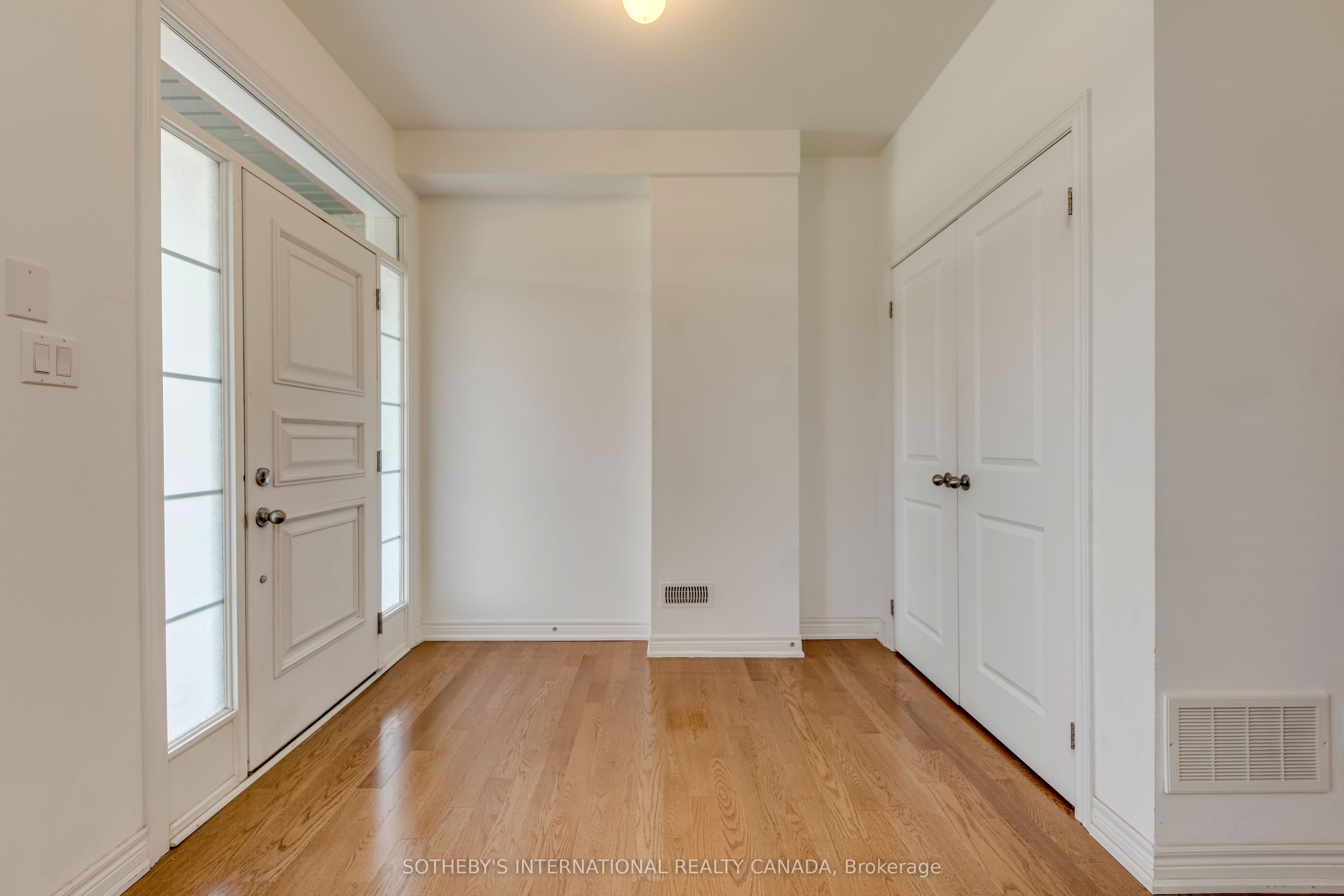 2289 Khalsa Gate Property Photo 4