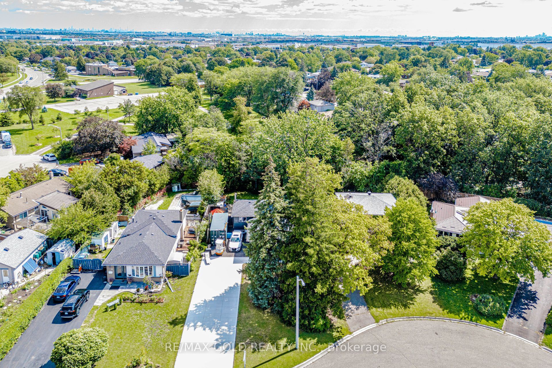 44 Deloraine Drive Property Photo 2