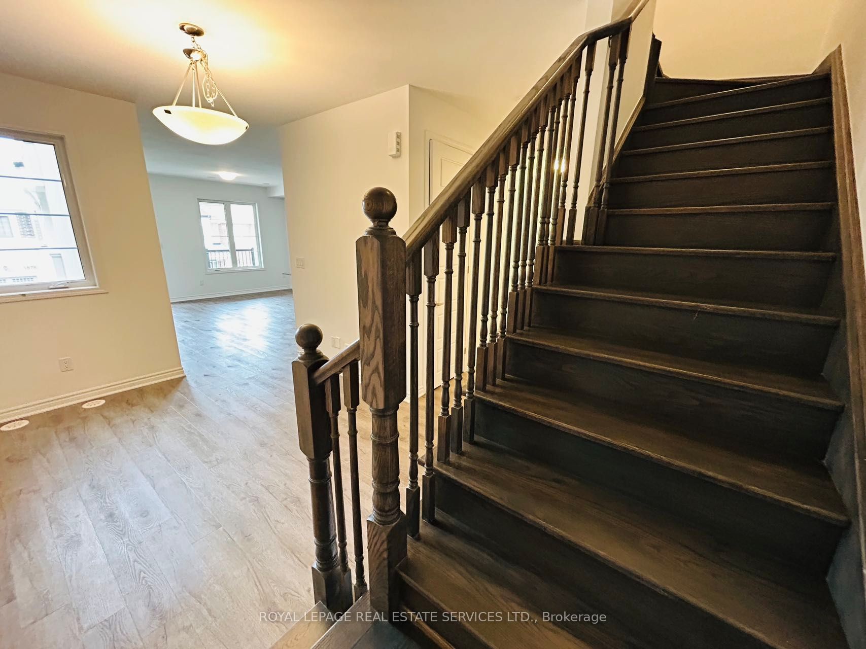 1577 Moira Crescent Property Photo 13