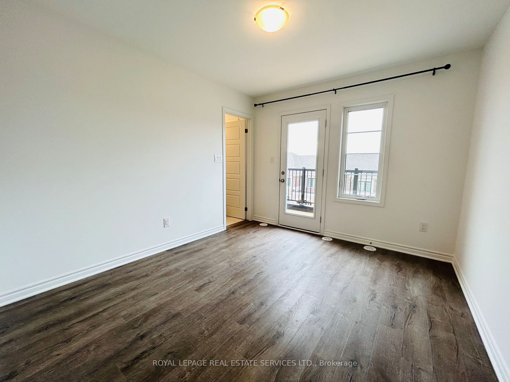 1577 Moira Crescent Property Photo 14
