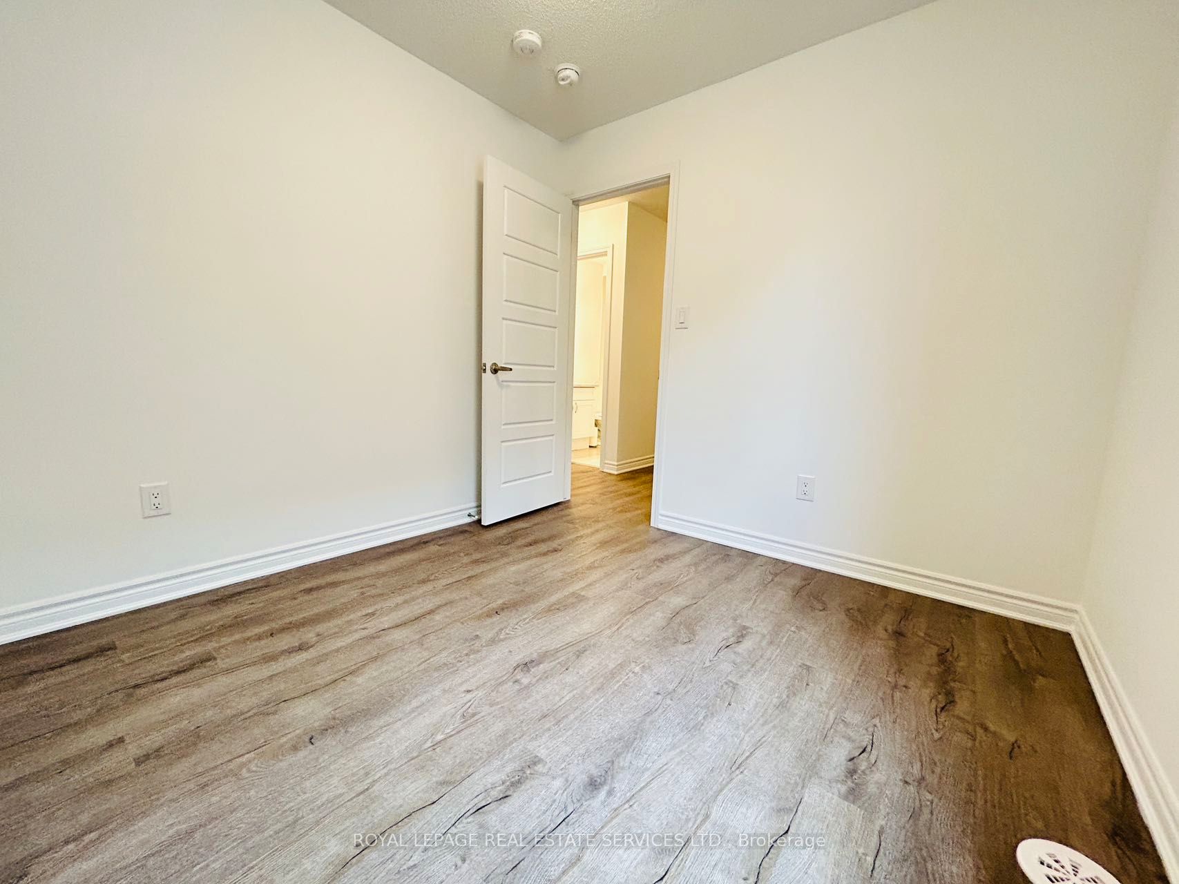 1577 Moira Crescent Property Photo 19