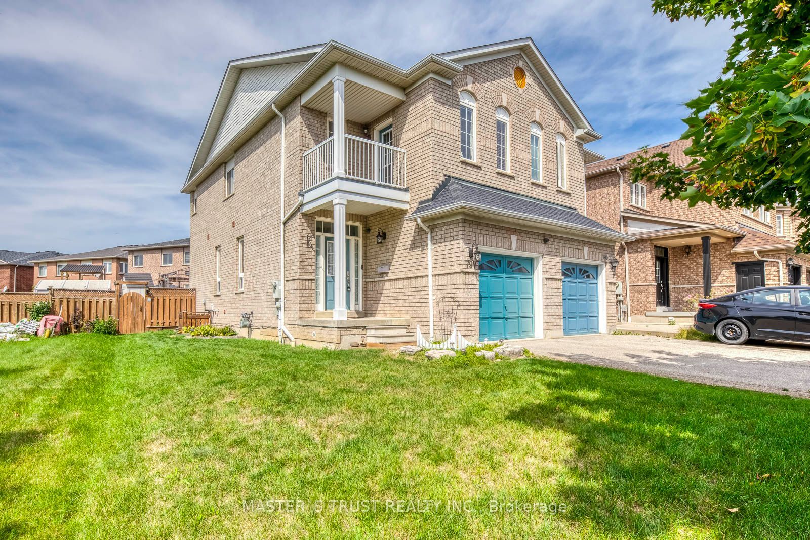 797 Khan Crescent Property Photo 1