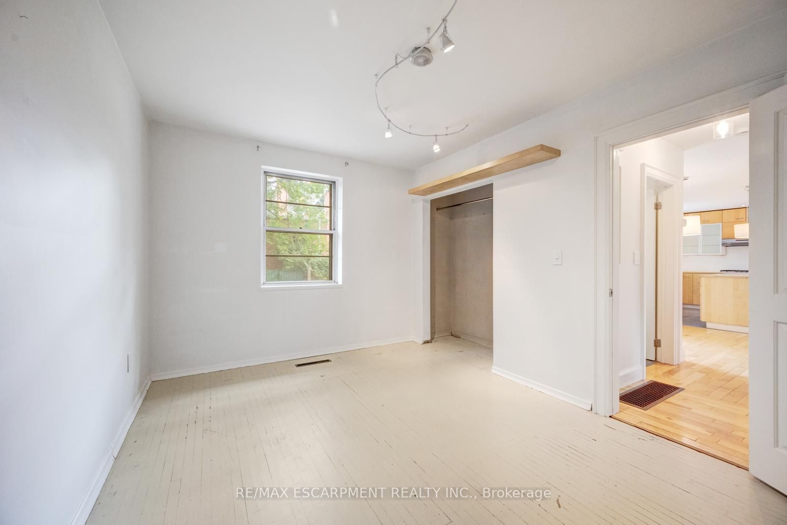 7 Washington Avenue Property Photo 18
