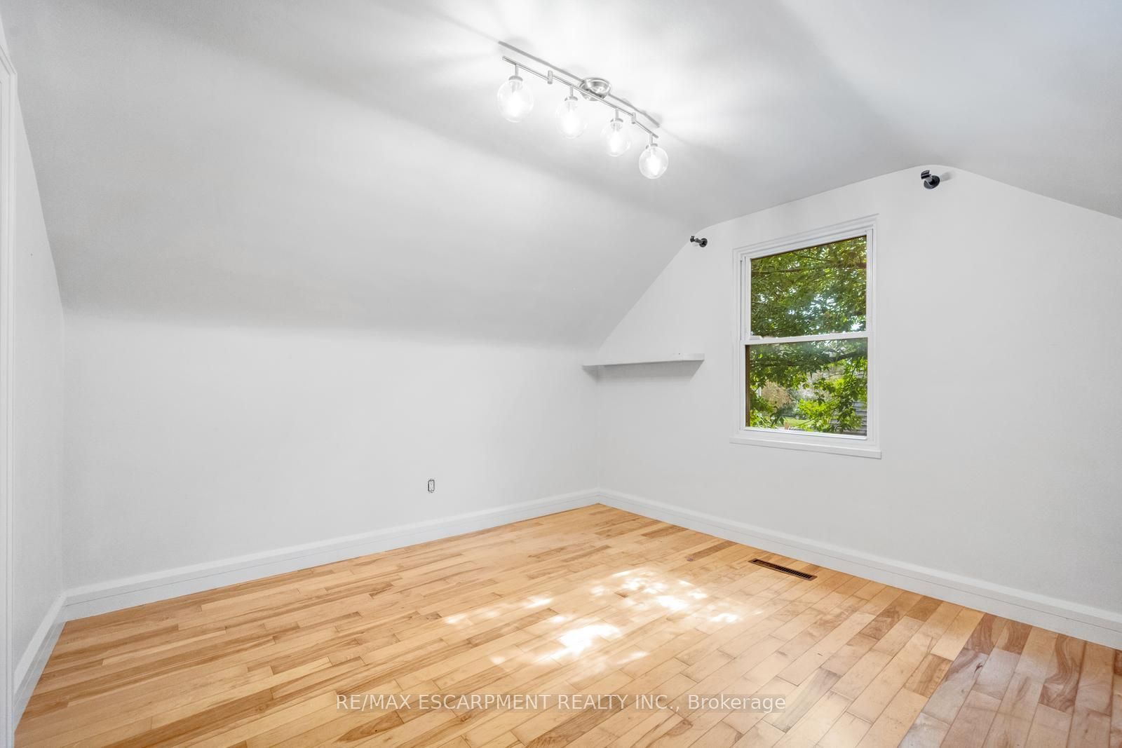 7 Washington Avenue Property Photo 27