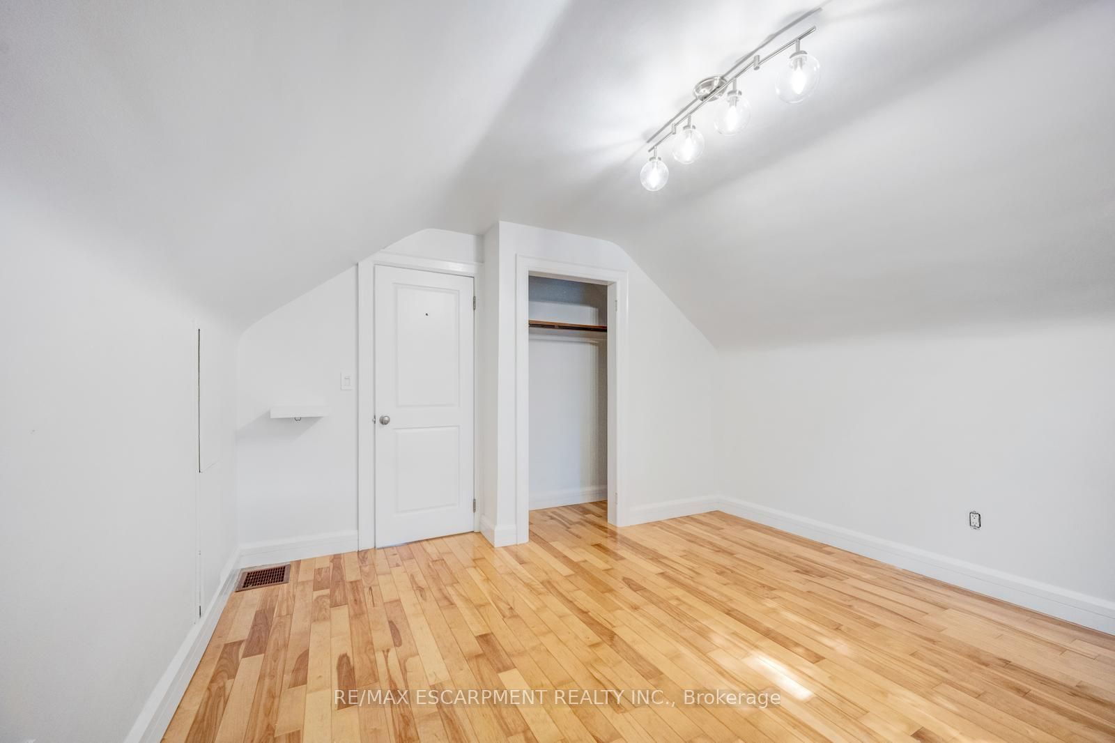 7 Washington Avenue Property Photo 30