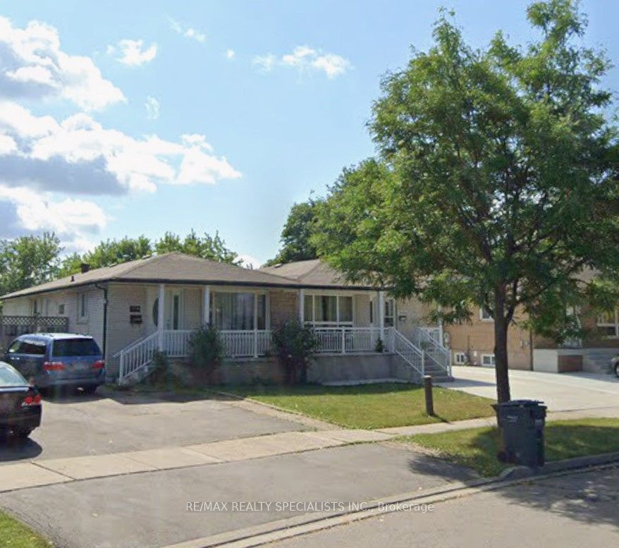 7464 Discus Crescent Property Photo 1