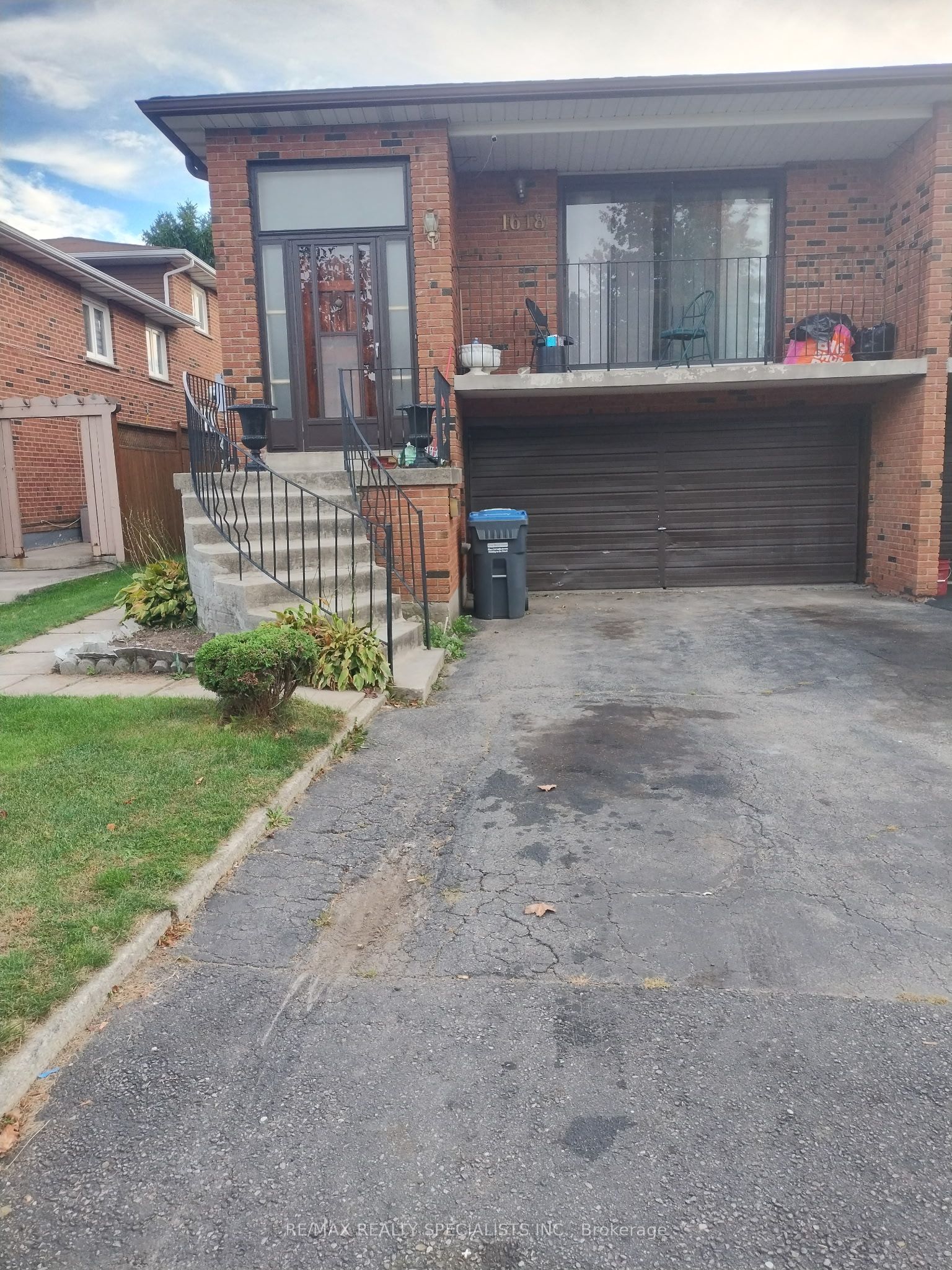 1618 Corkstone Glade (main Flr) Property Photo 1