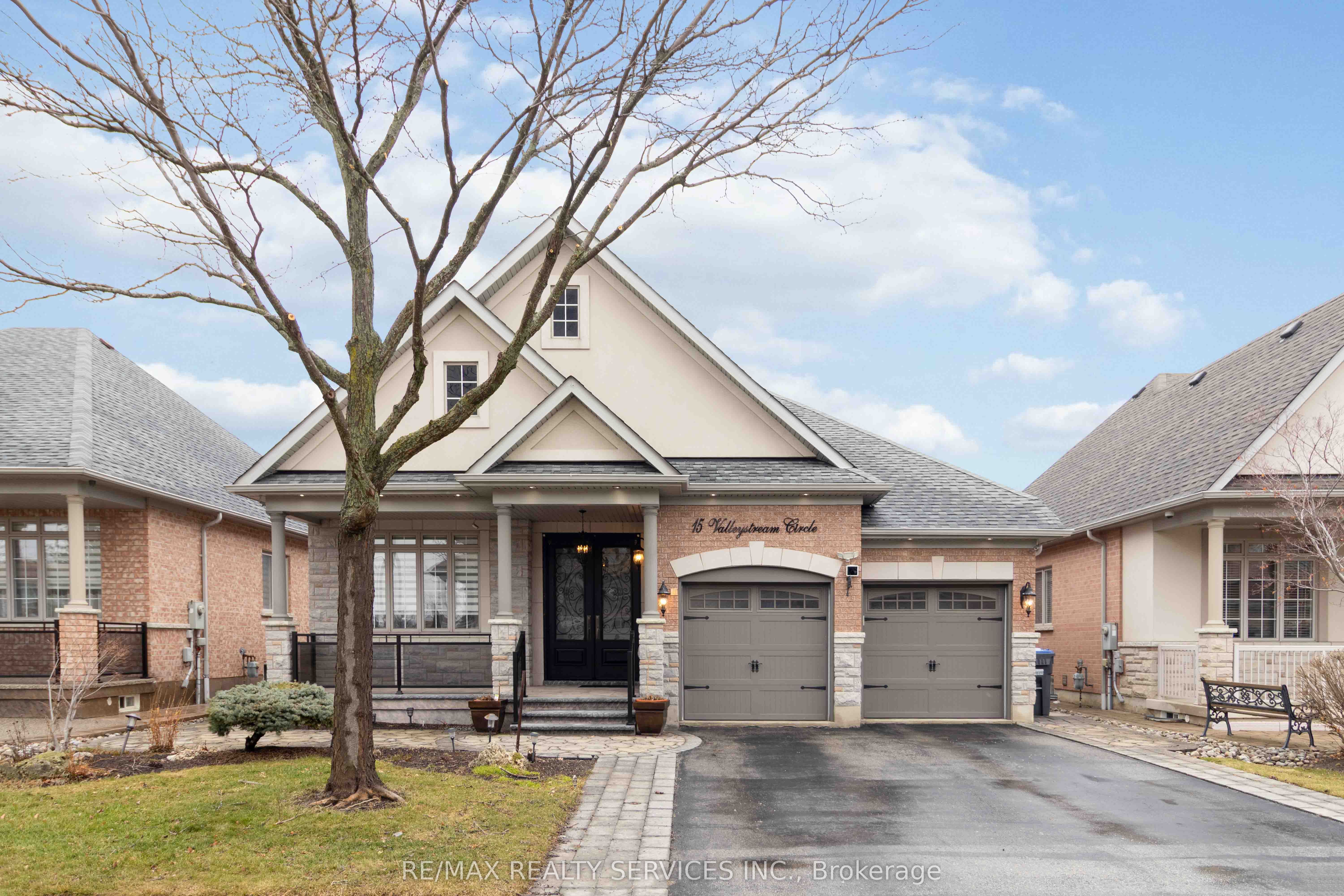 15 Valleystream Circle