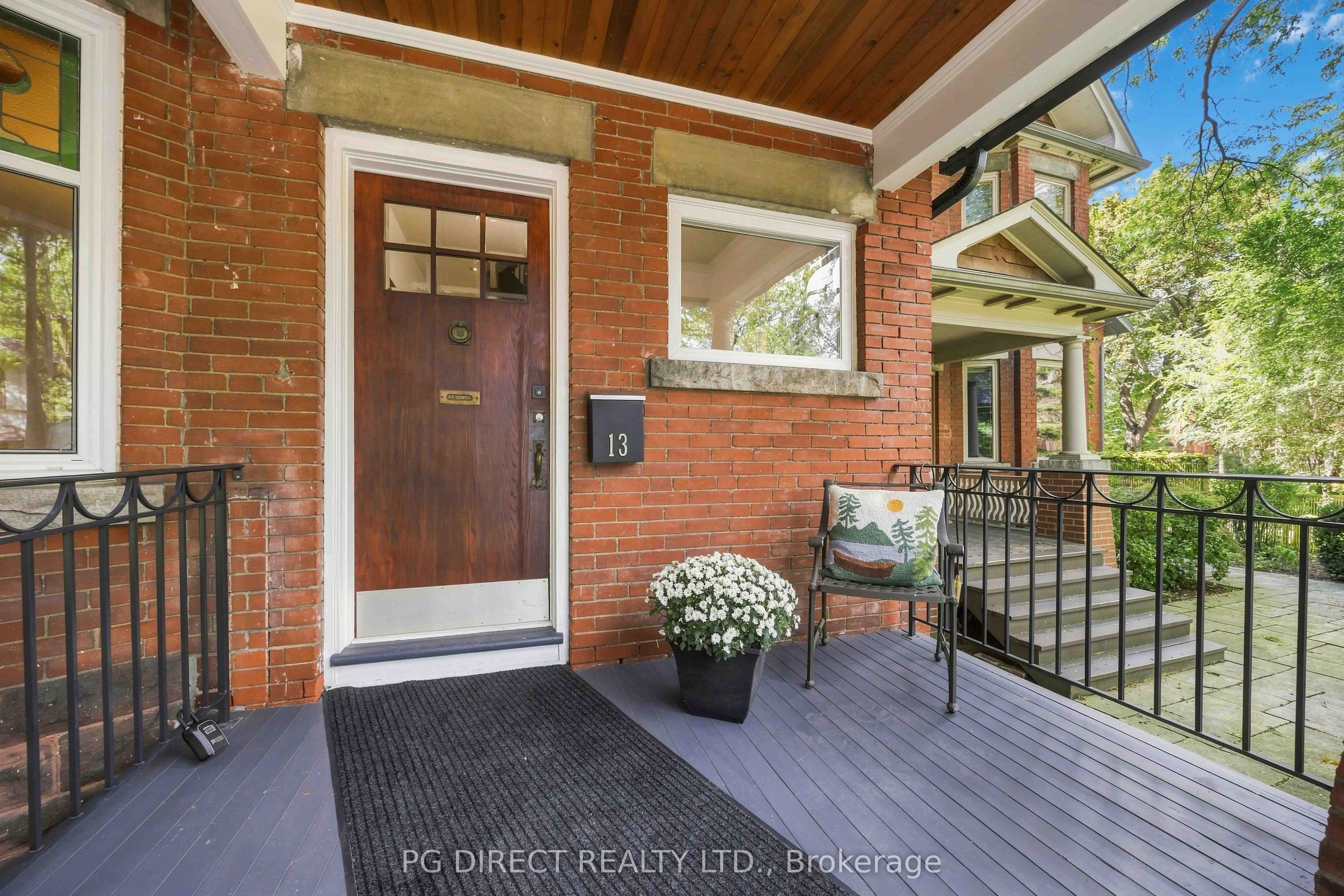 13 Evelyn Crescent Property Photo 2