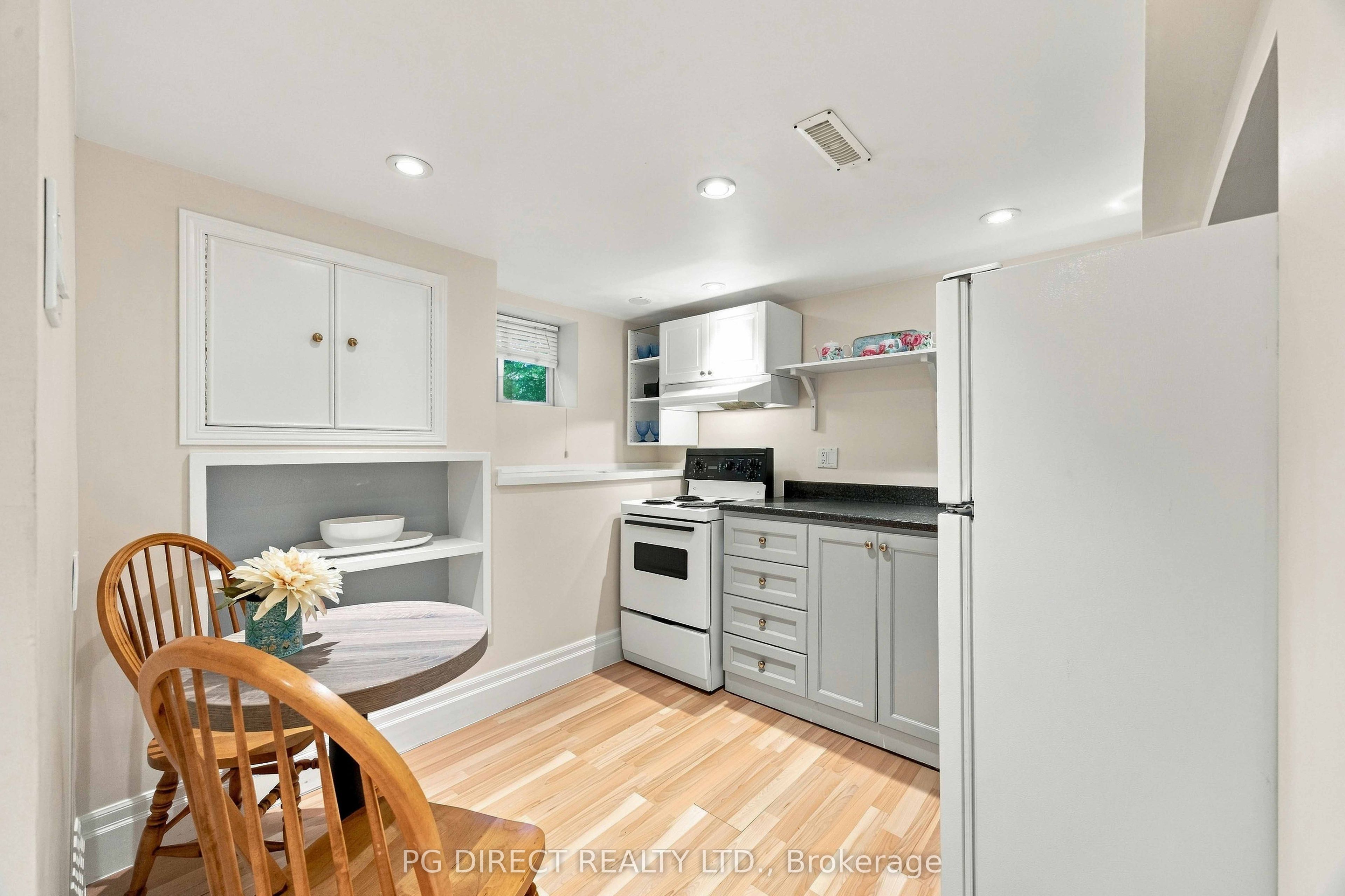 13 Evelyn Crescent Property Photo 21
