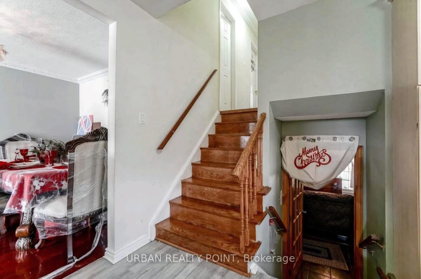 52 Fallway Road E Property Photo 6