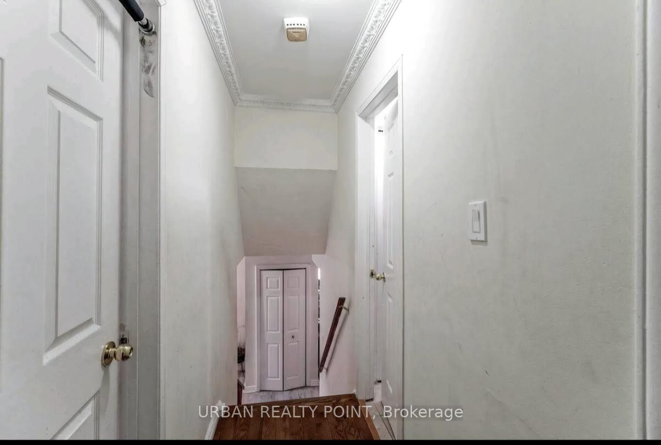 52 Fallway Road E Property Photo 8