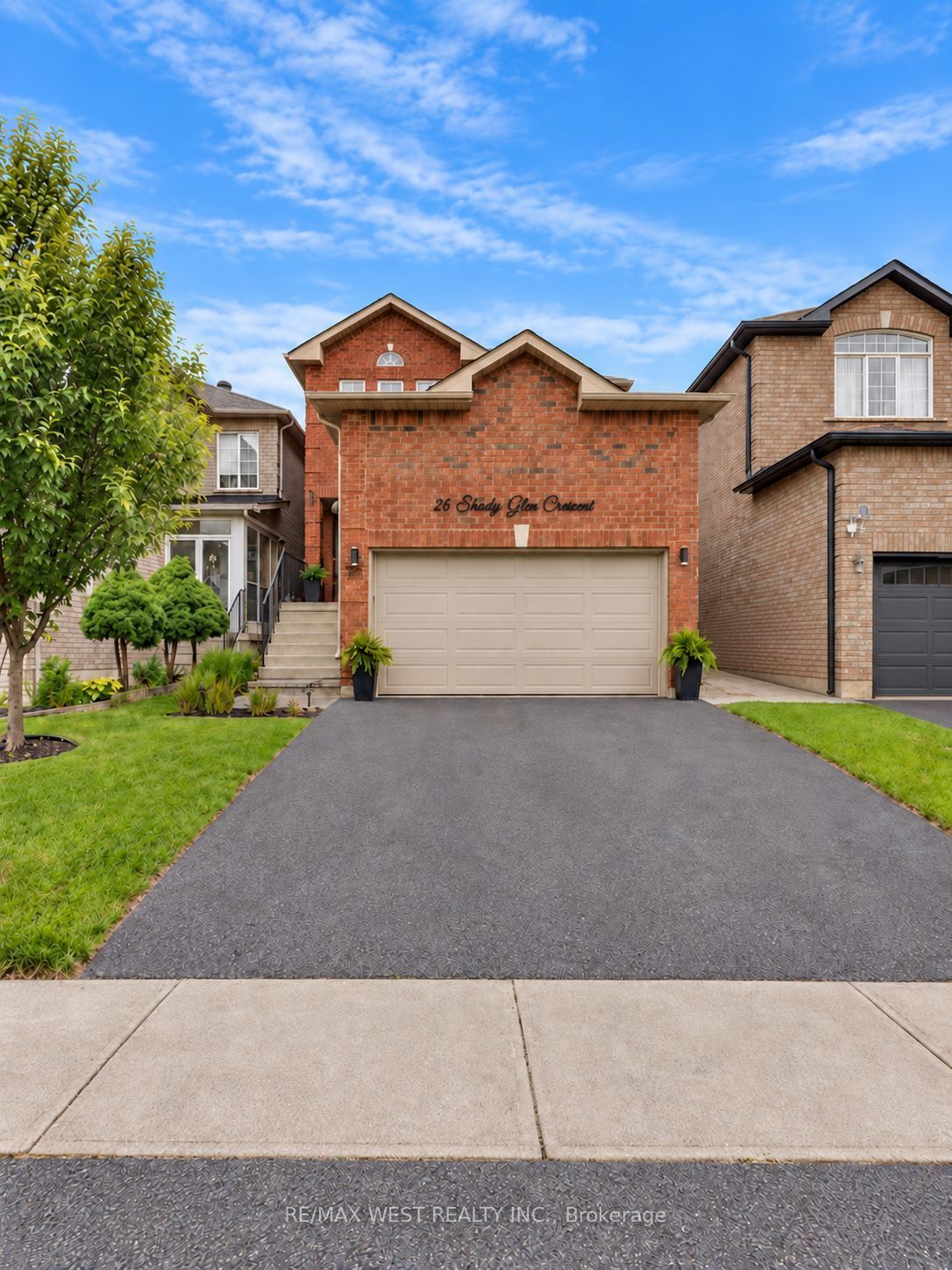 26 Shady Glen Crescent