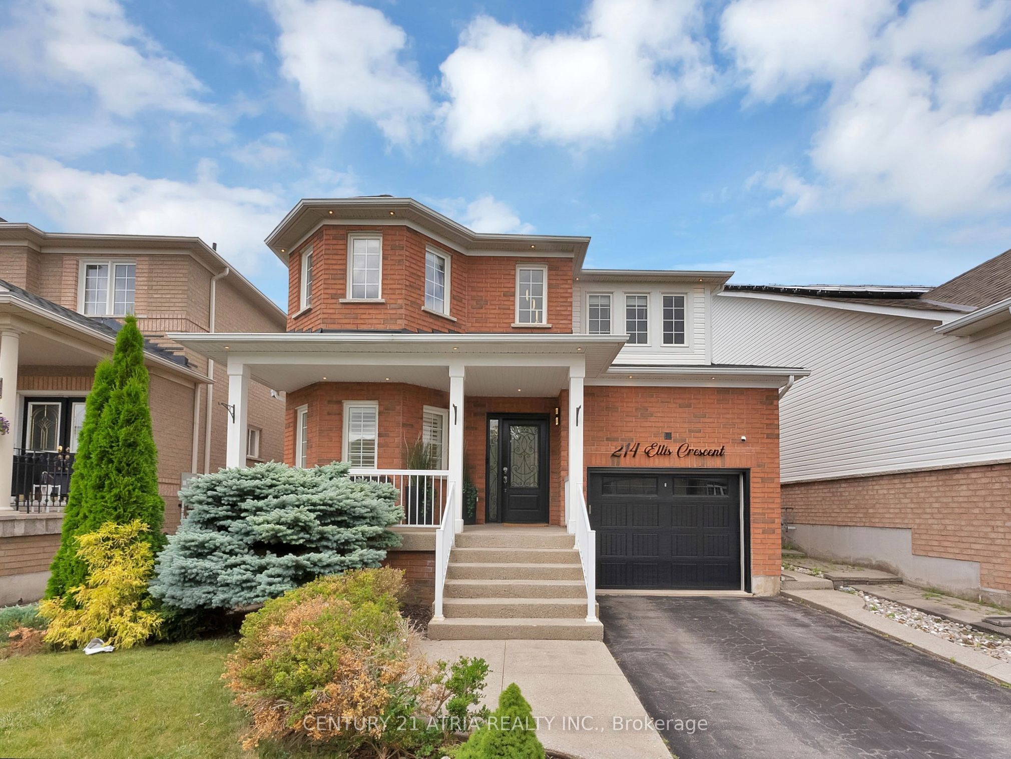 214 Ellis Crescent Property Photo 1